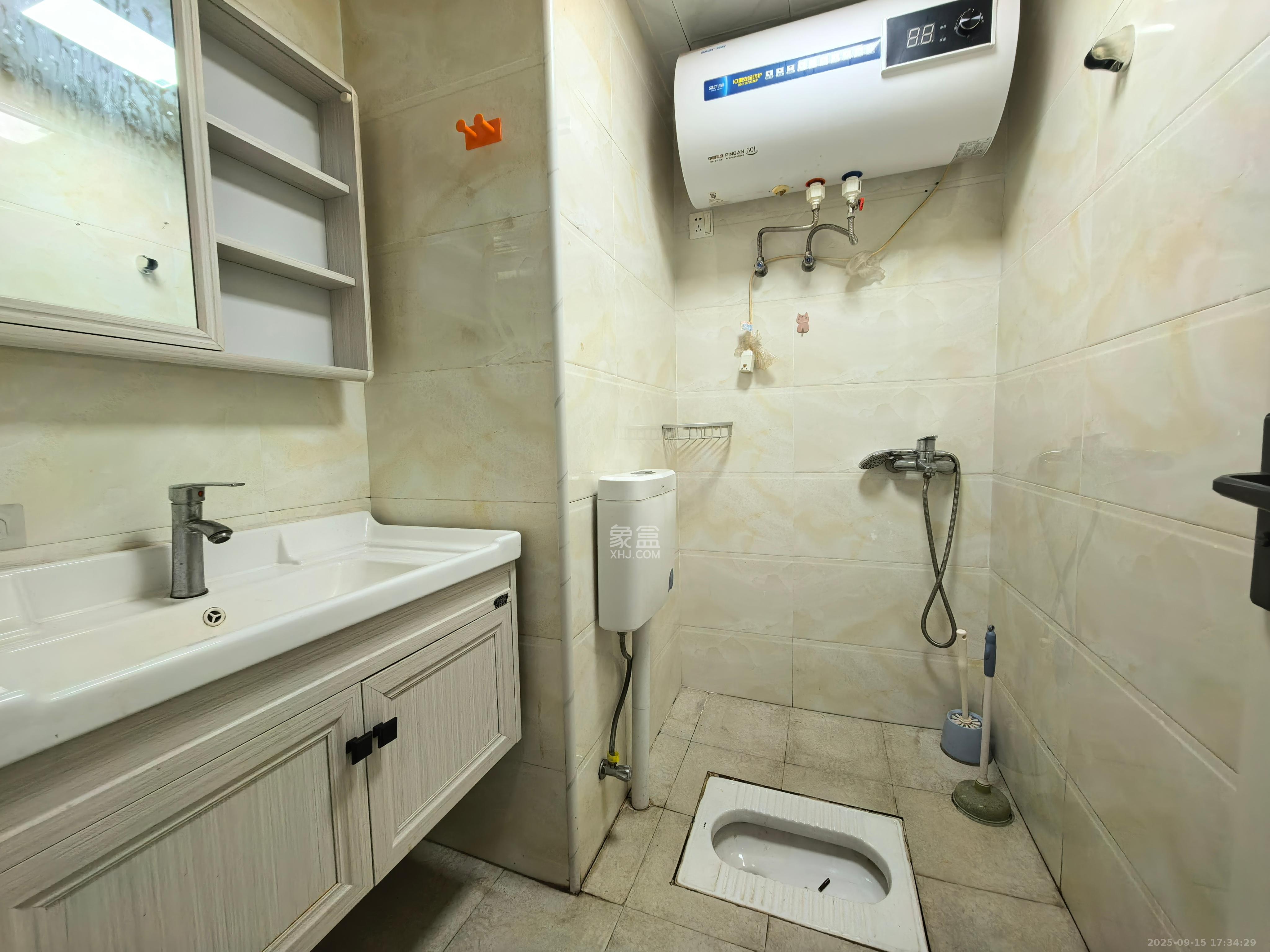 华润置地广场二期 1室1厅1卫 1500.0元/月 华润置地广场二期 1室1厅1卫 1500.0元/月室内图