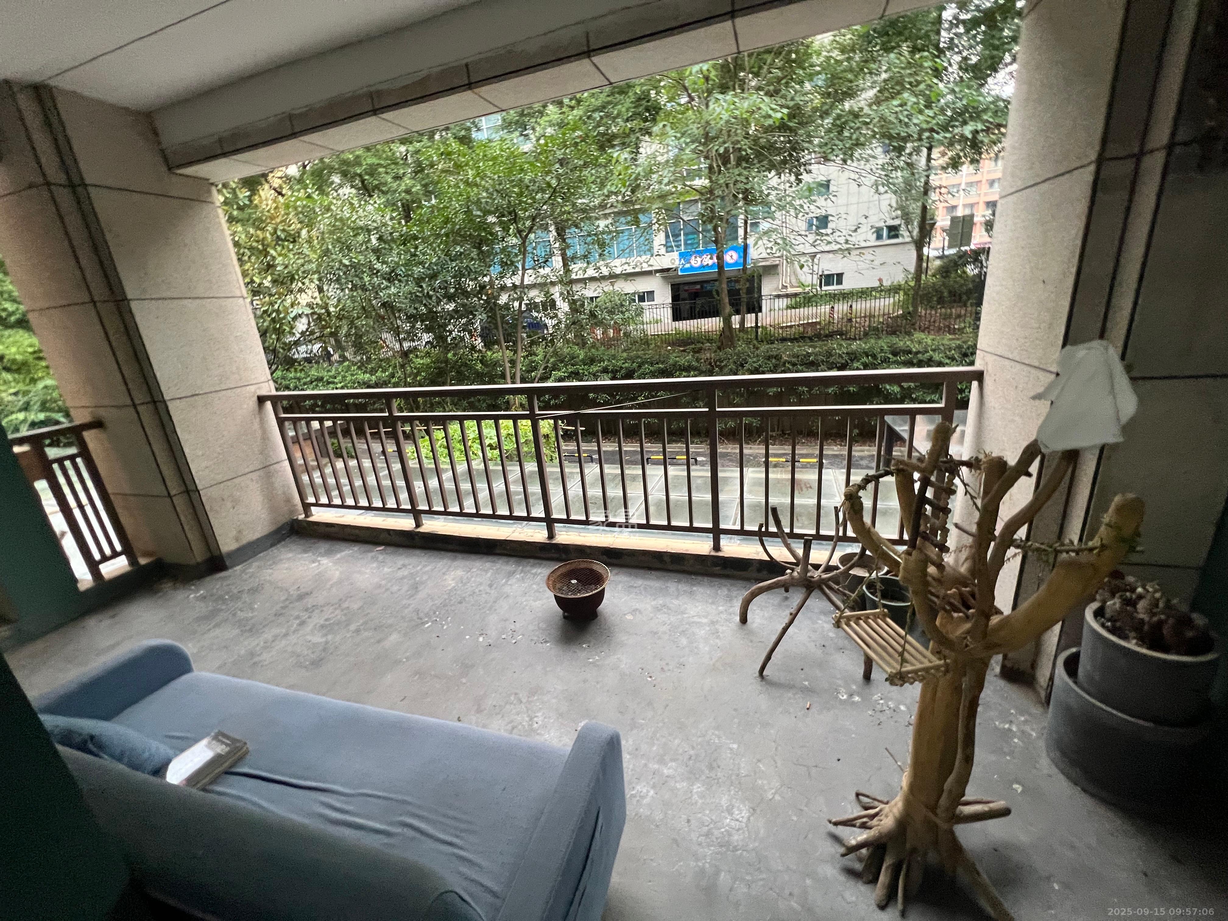 世茂铂翠湾二期  3室2厅1卫    3500.0元/月室内图