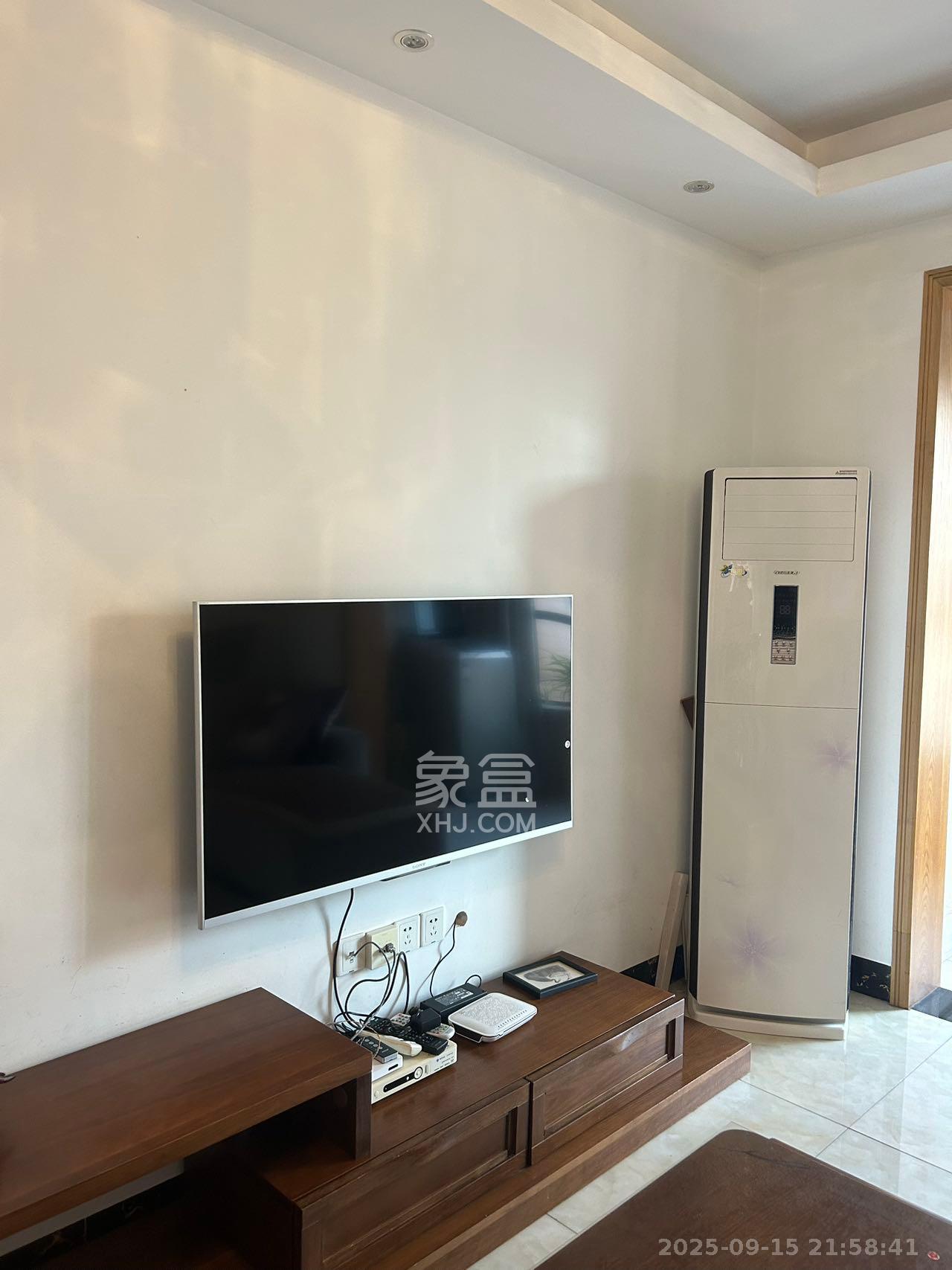 五矿万境水岸一期(万境水岸嘉苑) 3室2厅1卫 2400.0元/月 五矿万境水岸一期(万境水岸嘉苑) 3室2厅1卫 2400.0元/月室内图