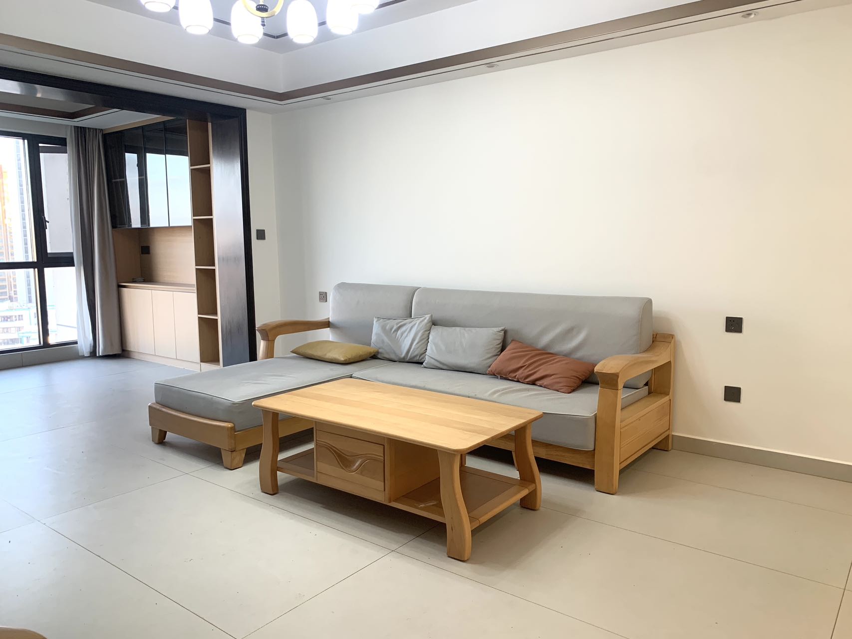 海航豪庭南苑 3室2厅1卫 275.0万 海航豪庭南苑 3室2厅1卫 275.0万客厅