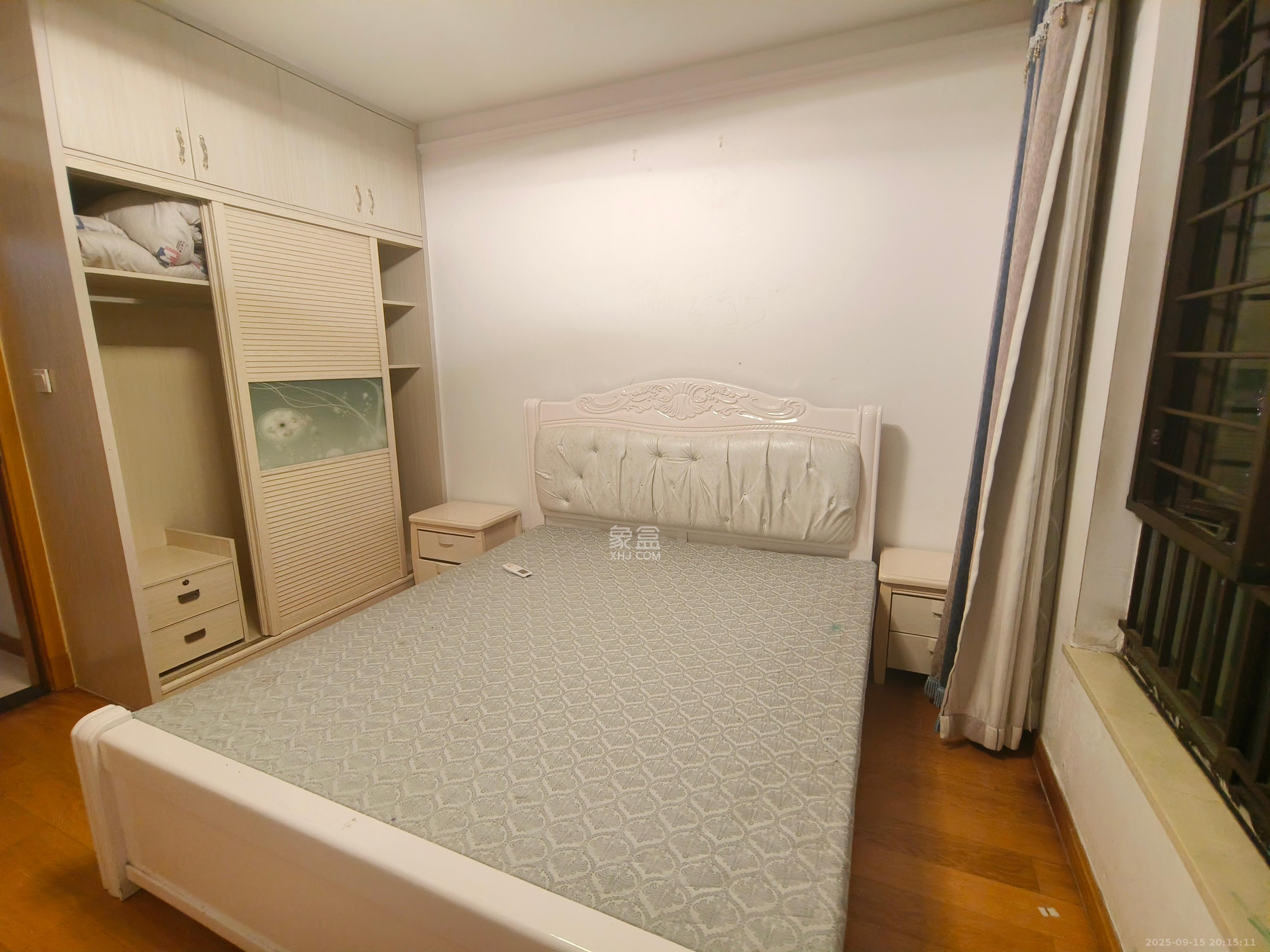 中海国际四期 3室2厅2卫 2200.0元/月 中海国际四期 3室2厅2卫 2200.0元/月室内图