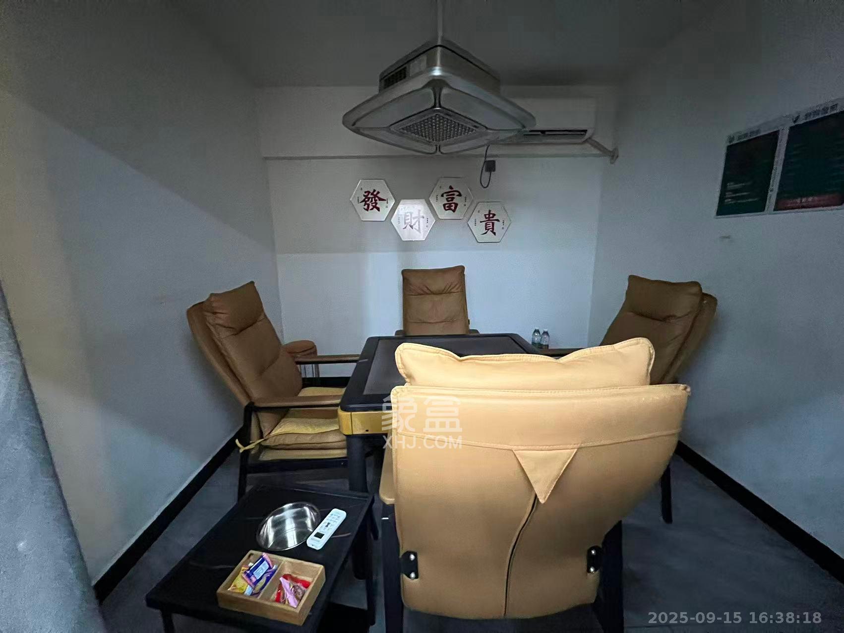 东方芙蓉  4室2厅2卫    5500.0元/月室内图