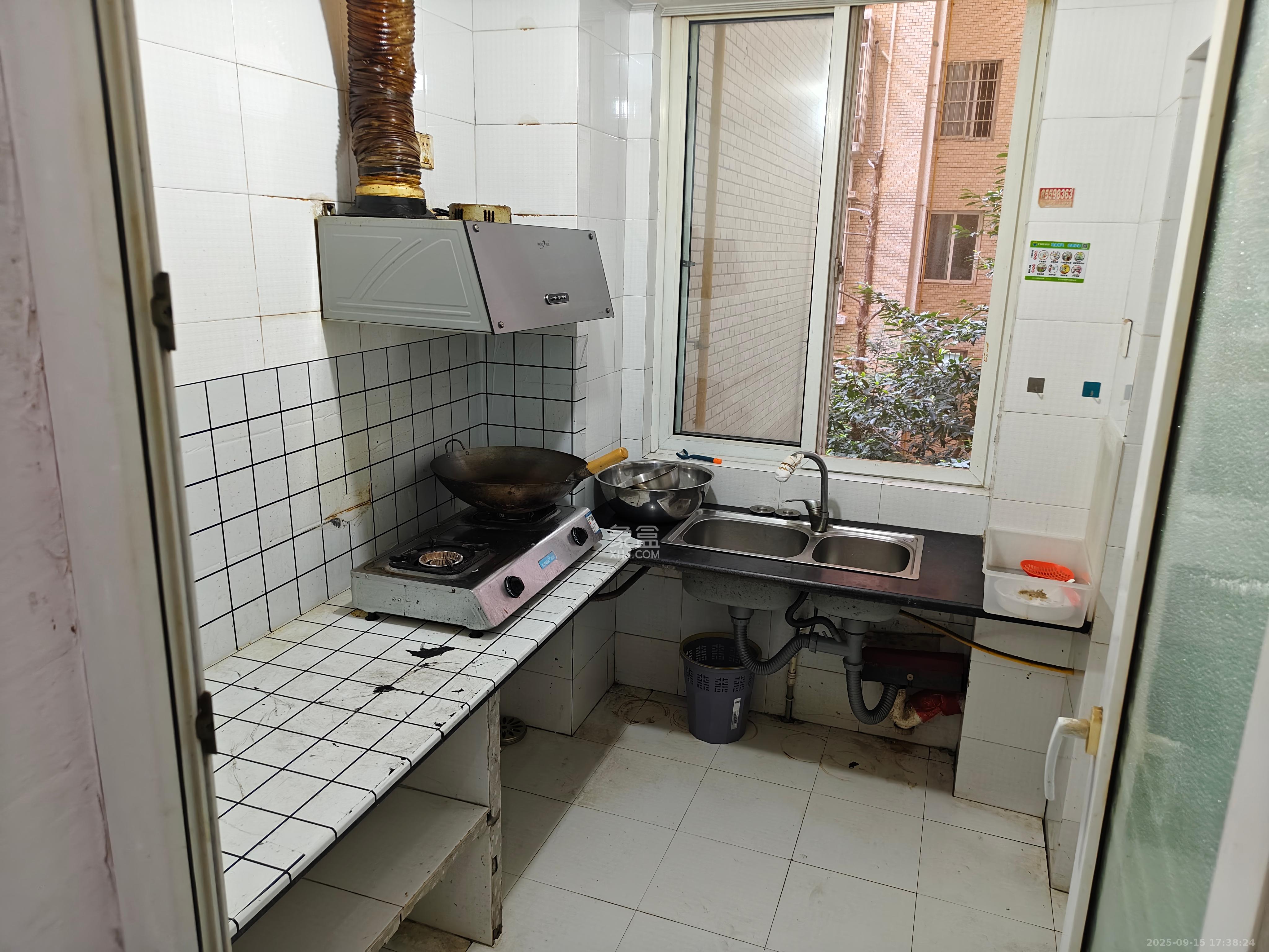 金碧文华 2室2厅1卫 1700.0元/月 金碧文华 2室2厅1卫 1700.0元/月室内图