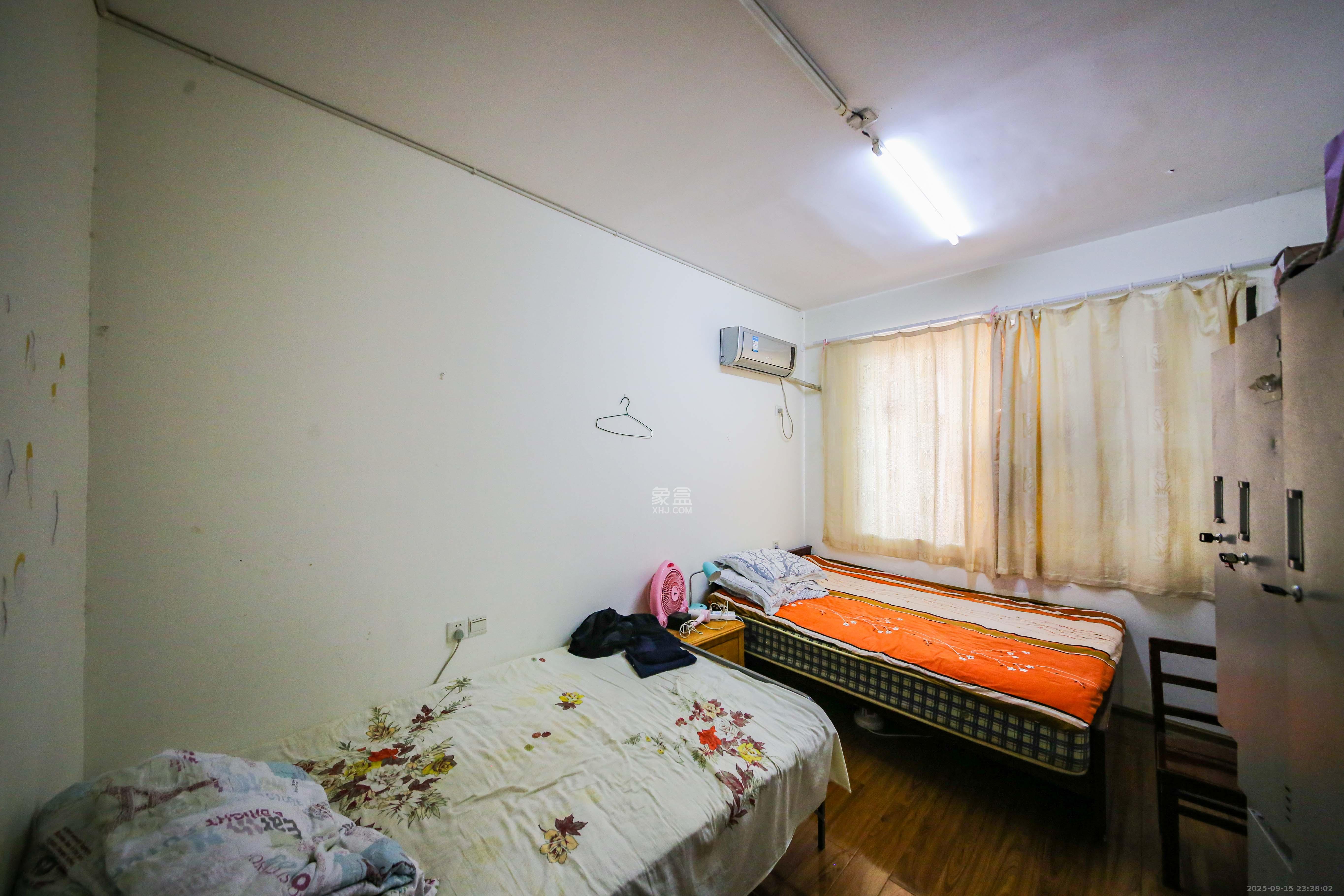 博林金谷  3室2厅2卫    120.8万卧室