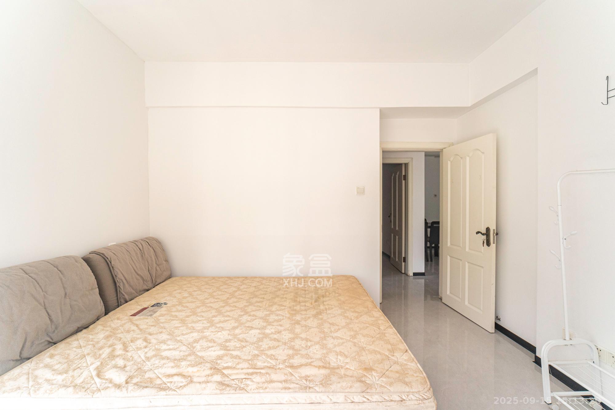 恒基凯旋门一二期 3室2厅1卫 56.8万 恒基凯旋门一二期 3室2厅1卫 56.8万卧室