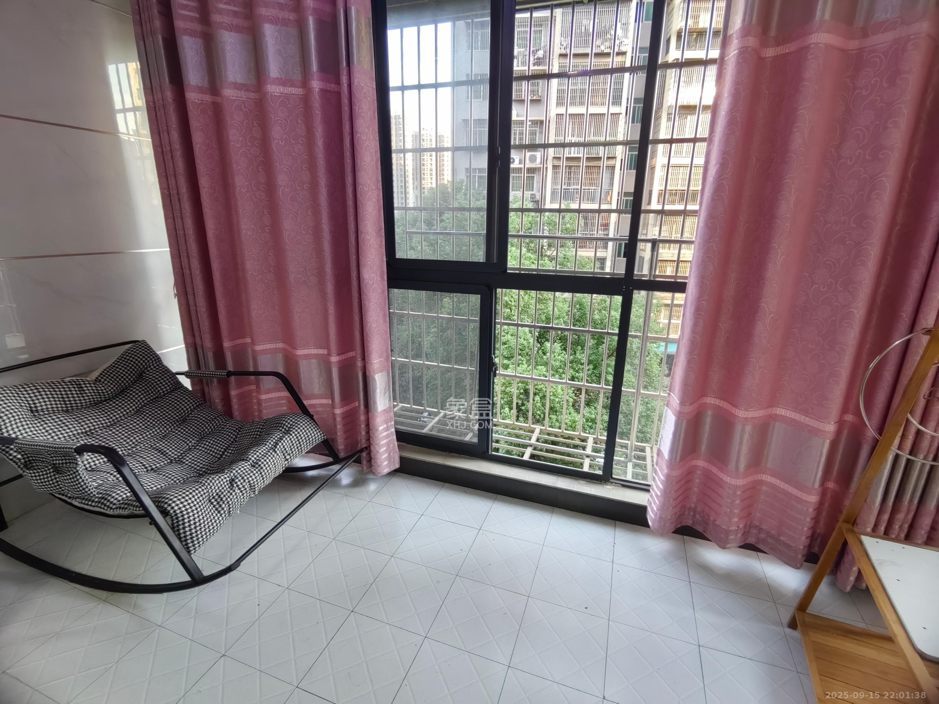 洞井二小区 2室2厅1卫 1700.0元/月 洞井二小区 2室2厅1卫 1700.0元/月室内图