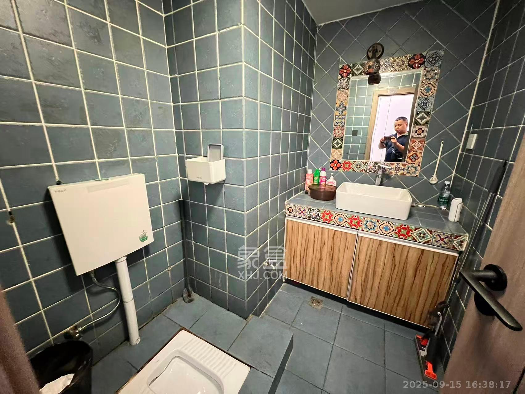 东方芙蓉  4室2厅2卫    5500.0元/月室内图