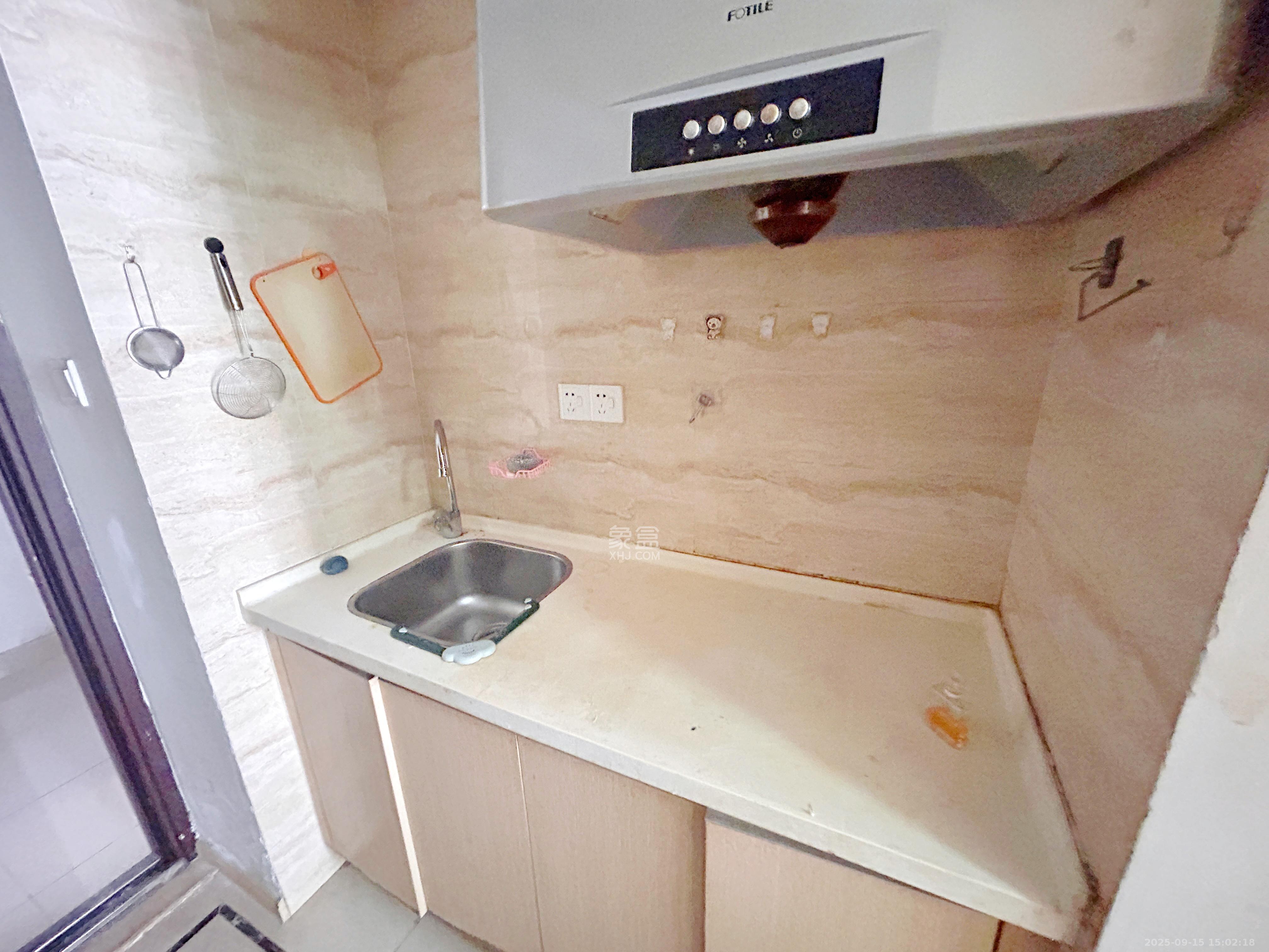 万科金域华府一期  1室1厅1卫    1100.0元/月室内图