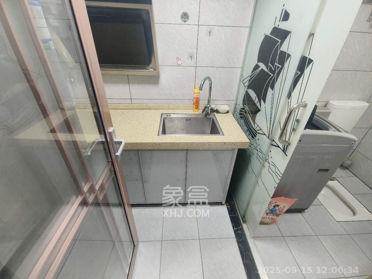 和润园一、二期 1室1厅1卫 900.0元/月 和润园一、二期 1室1厅1卫 900.0元/月室内图