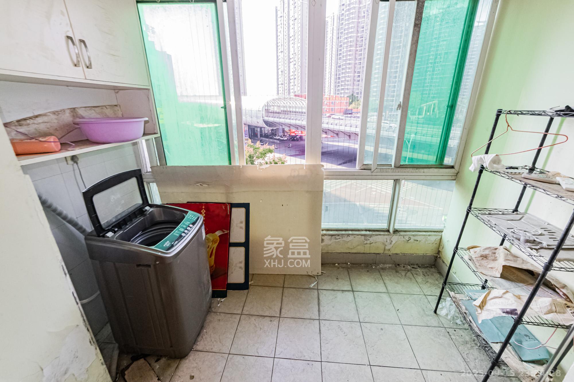 恒鑫澜北湾  3室2厅2卫    102.0万阳台