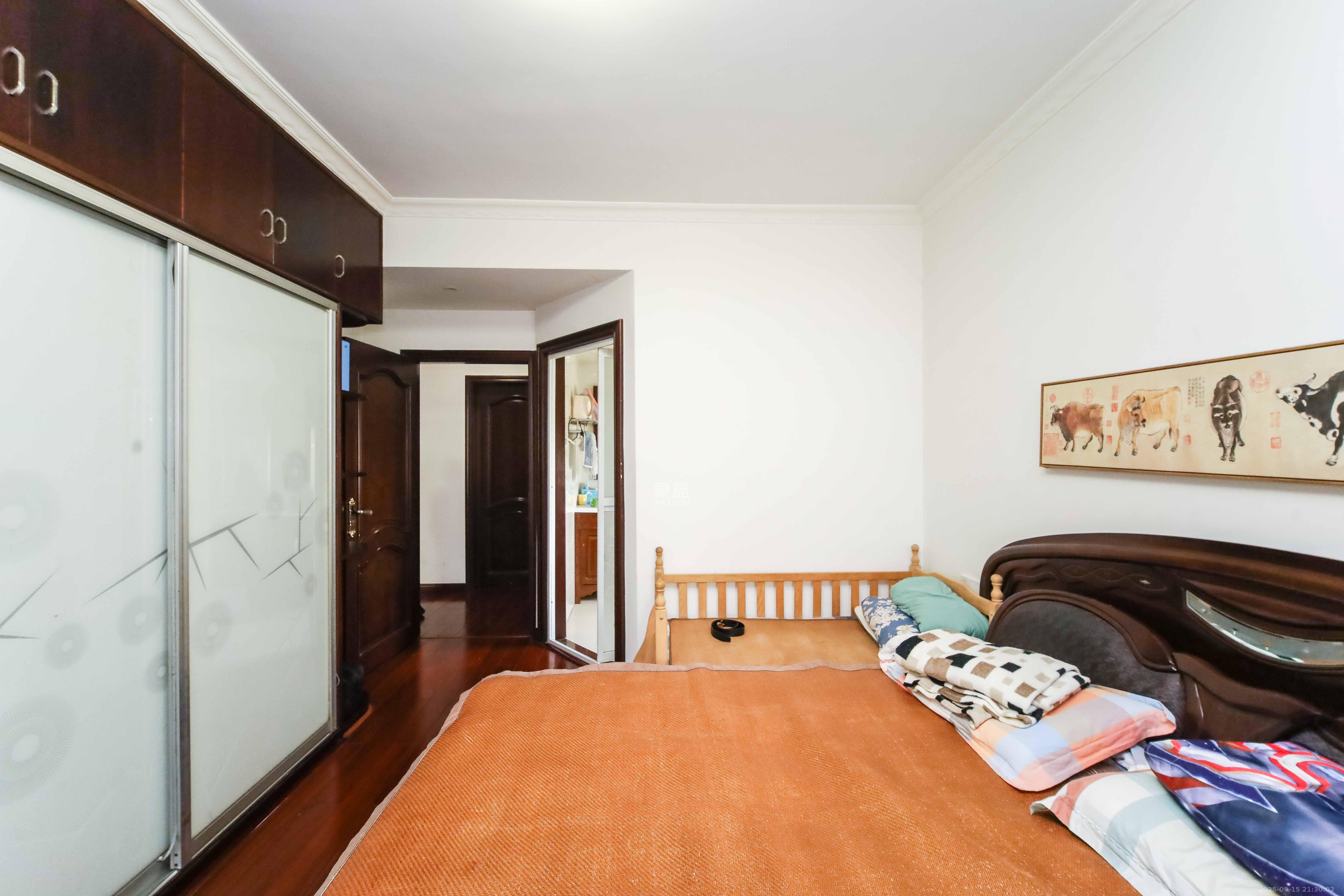 长房白沙湾  4室2厅2卫    175.0万 长房白沙湾  4室2厅2卫    175.0万卧室