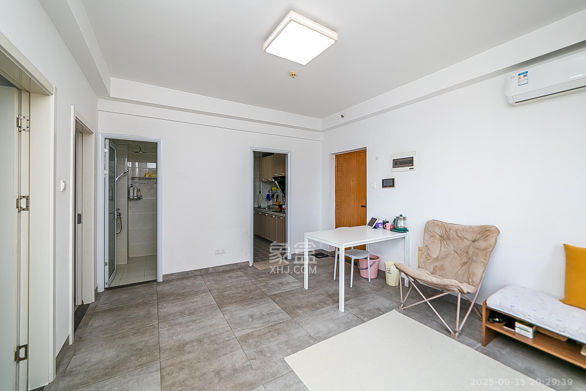 天鸿天府(天鸿中央大院)  2室1厅1卫    74.6万 天鸿天府(天鸿中央大院)  2室1厅1卫    74.6万客厅