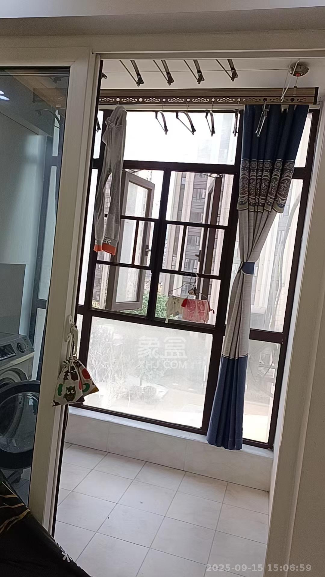 绿地之窗  2室2厅1卫    2000.0元/月室内图