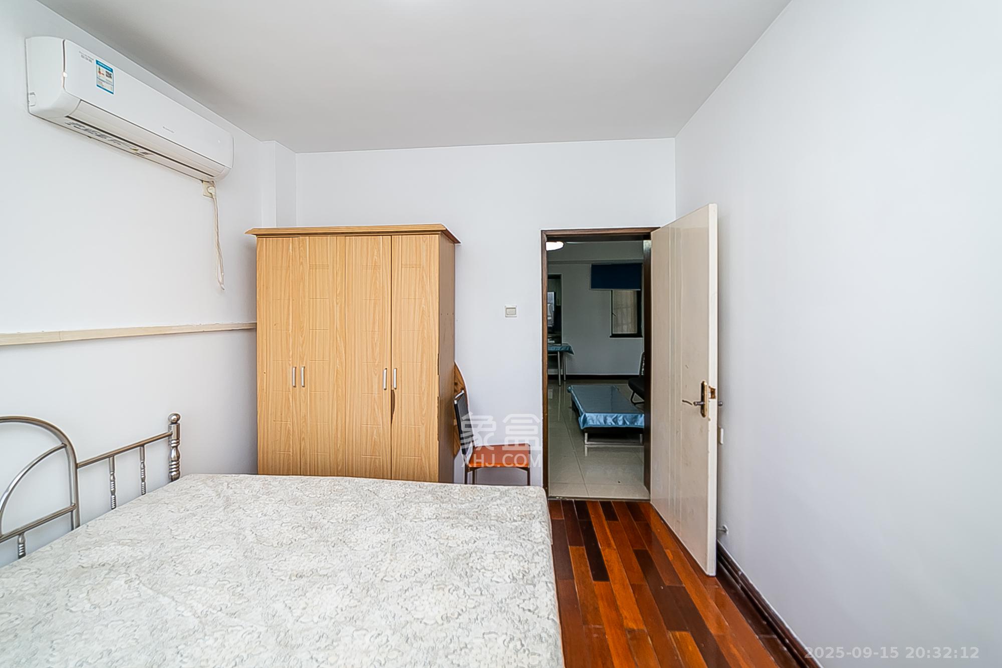 白沙花园  2室2厅1卫    56.0万卧室