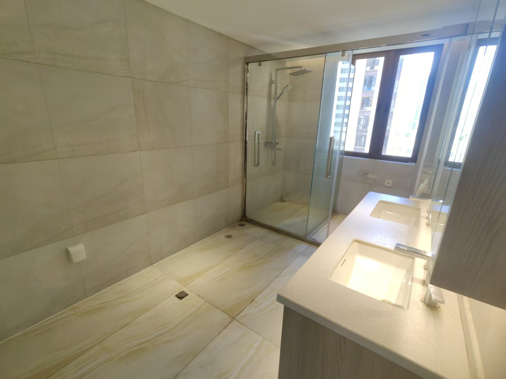 海航豪庭北苑  5室1厅3卫    10000.0元/月室内图