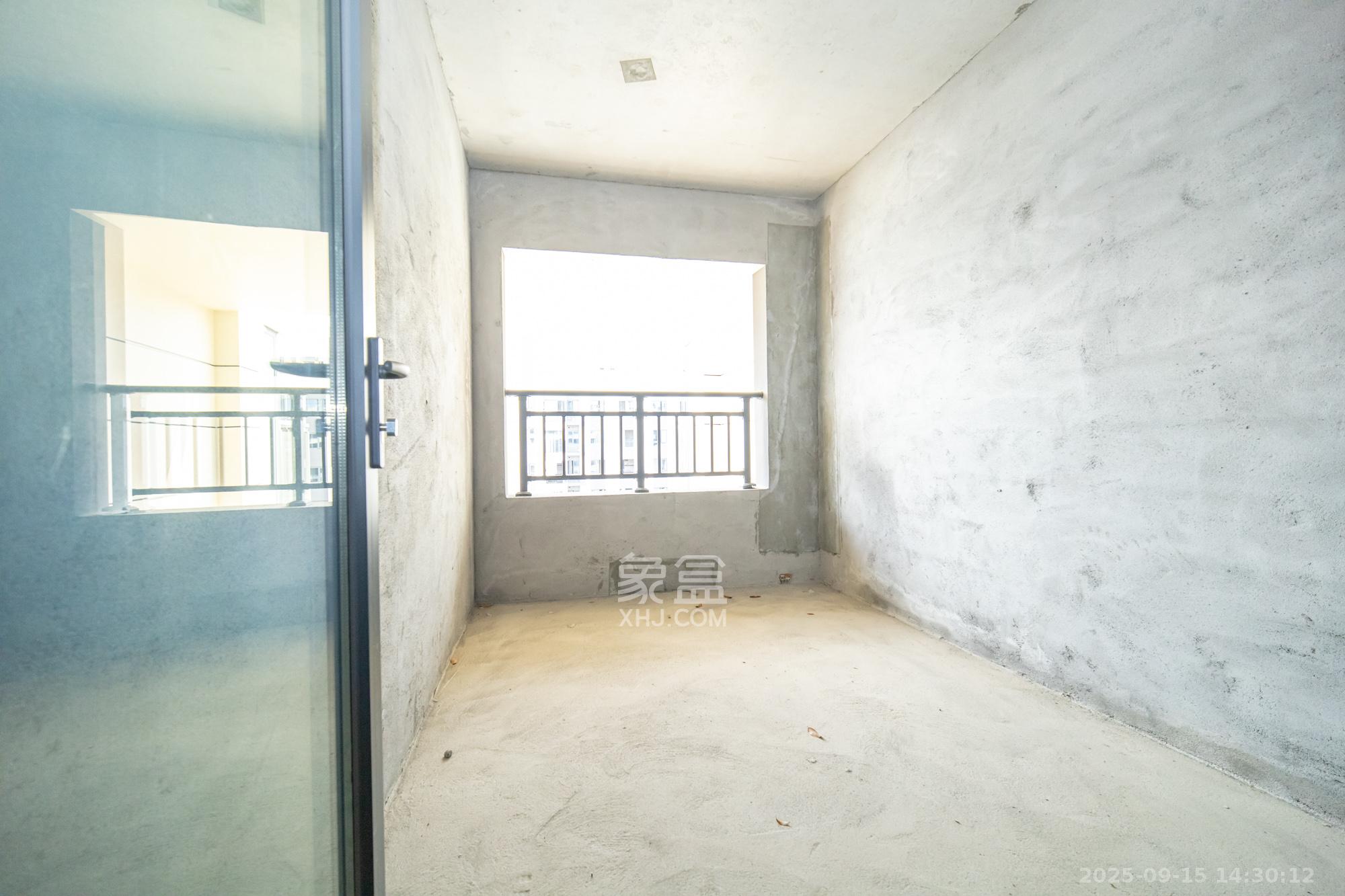 保利和光尘樾 4室2厅2卫 142.0万 保利和光尘樾 4室2厅2卫 142.0万卧室