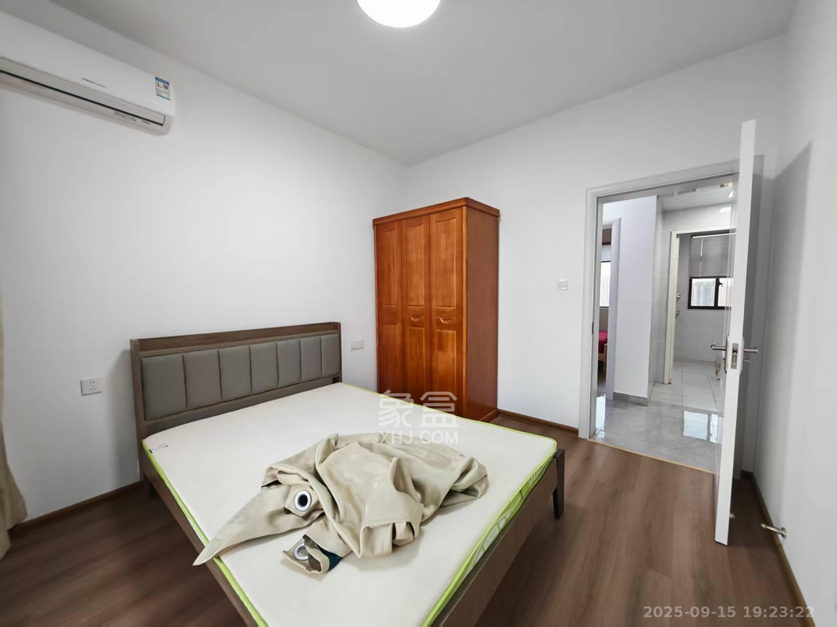 德润小区(丰升德润小区) 3室2厅2卫 2600.0元/月 德润小区(丰升德润小区) 3室2厅2卫 2600.0元/月室内图