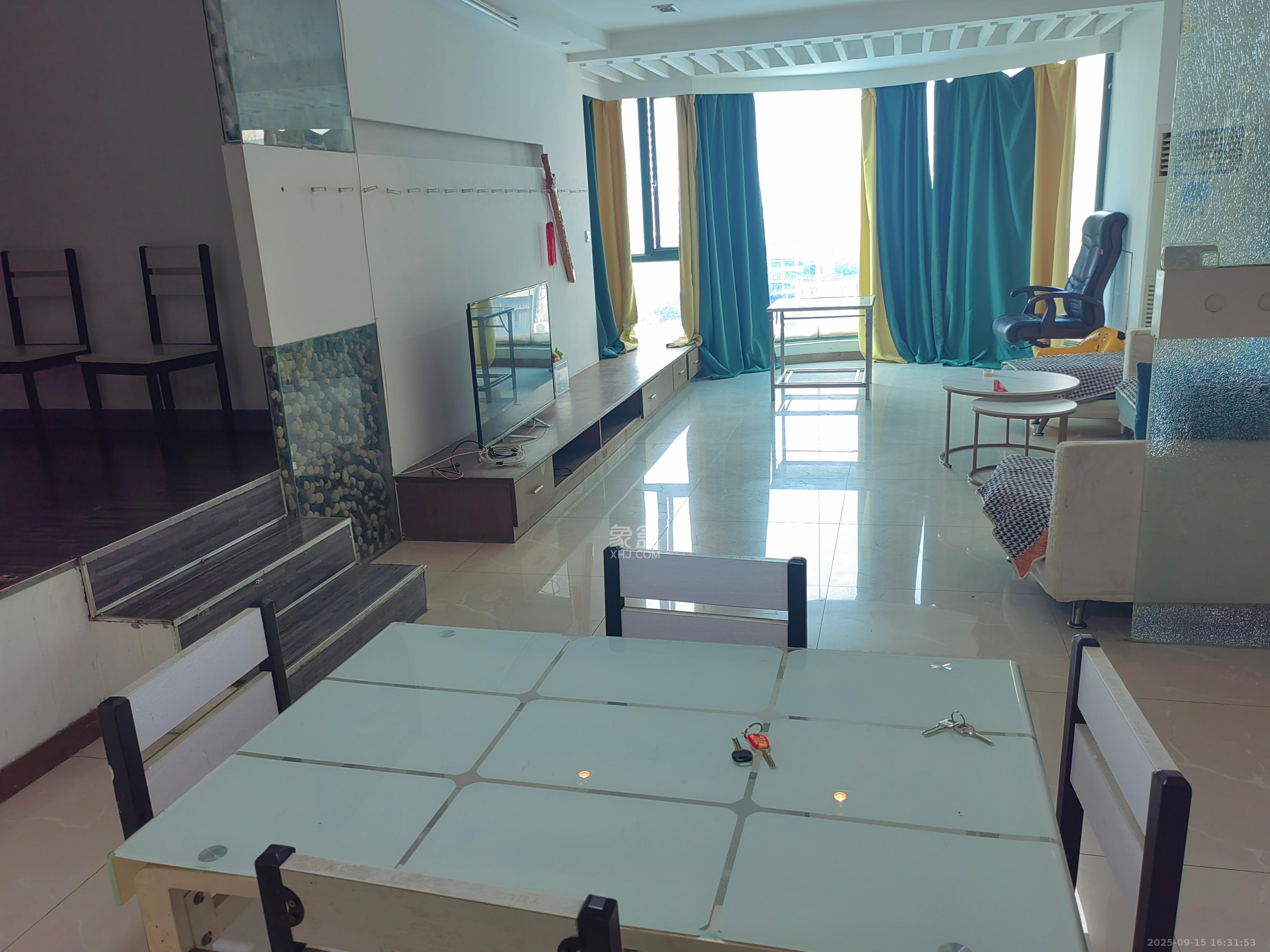 金色华庭  3室2厅2卫    3000.0元/月室内图