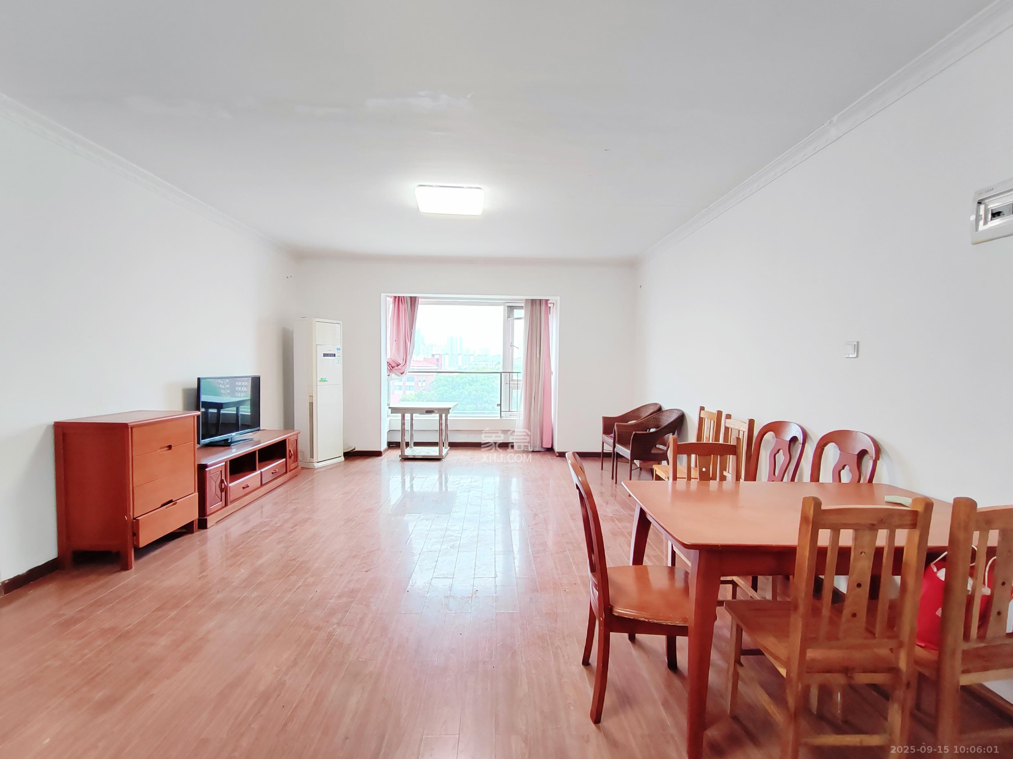 三重星都心  3室2厅2卫    2500.0元/月 三重星都心  3室2厅2卫    2500.0元/月