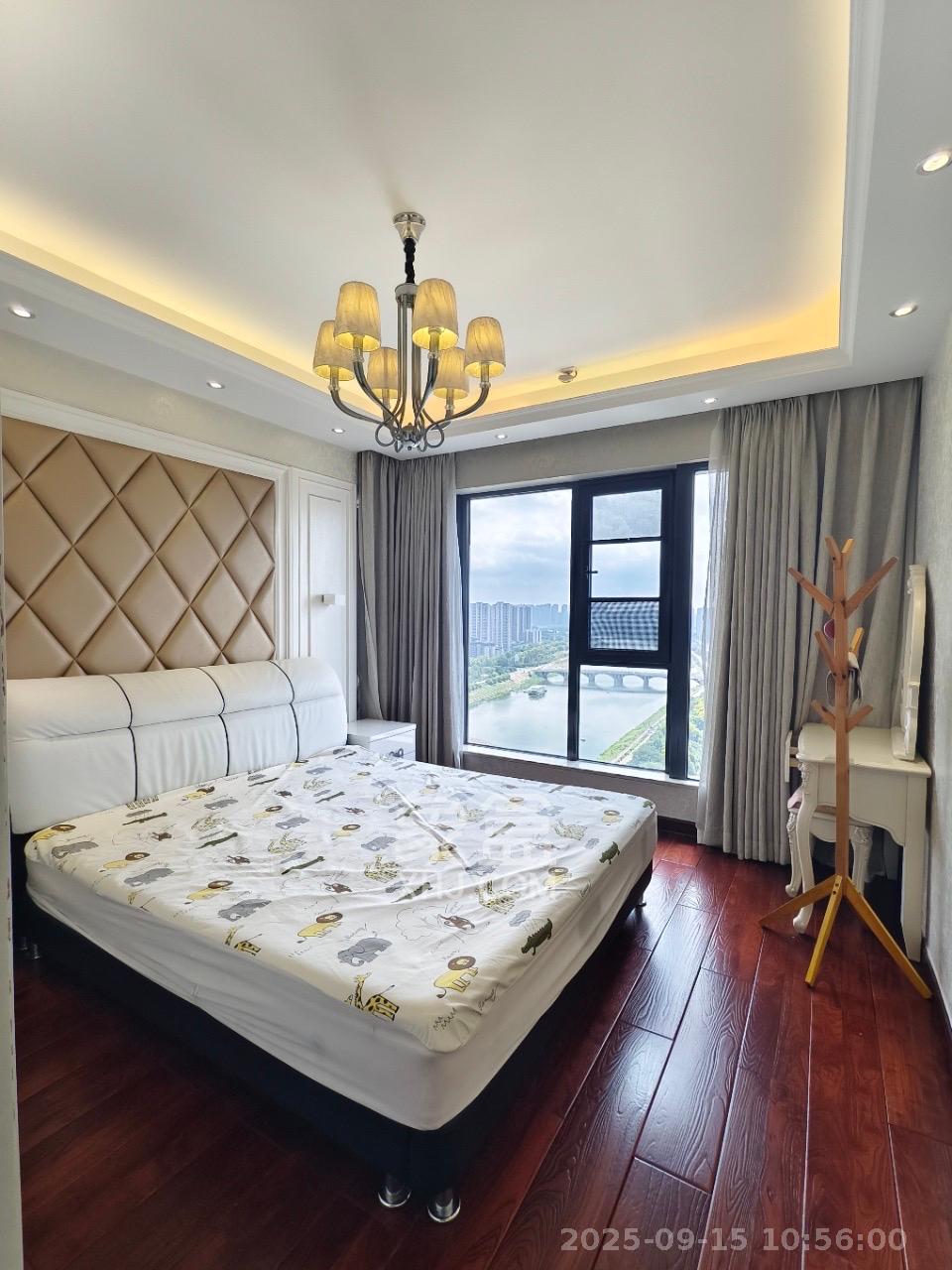 红橡华园(菲莎公馆)  3室2厅2卫    5500.0元/月室内图