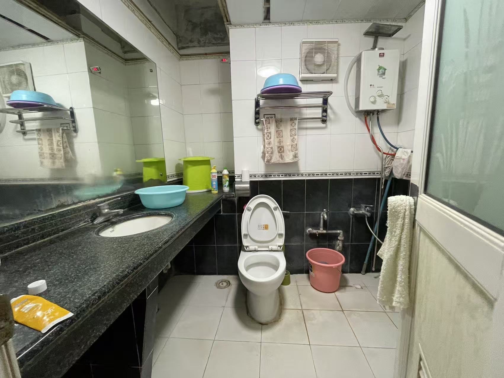 金城苑 3室2厅2卫 105.0万 金城苑 3室2厅2卫 105.0万客厅