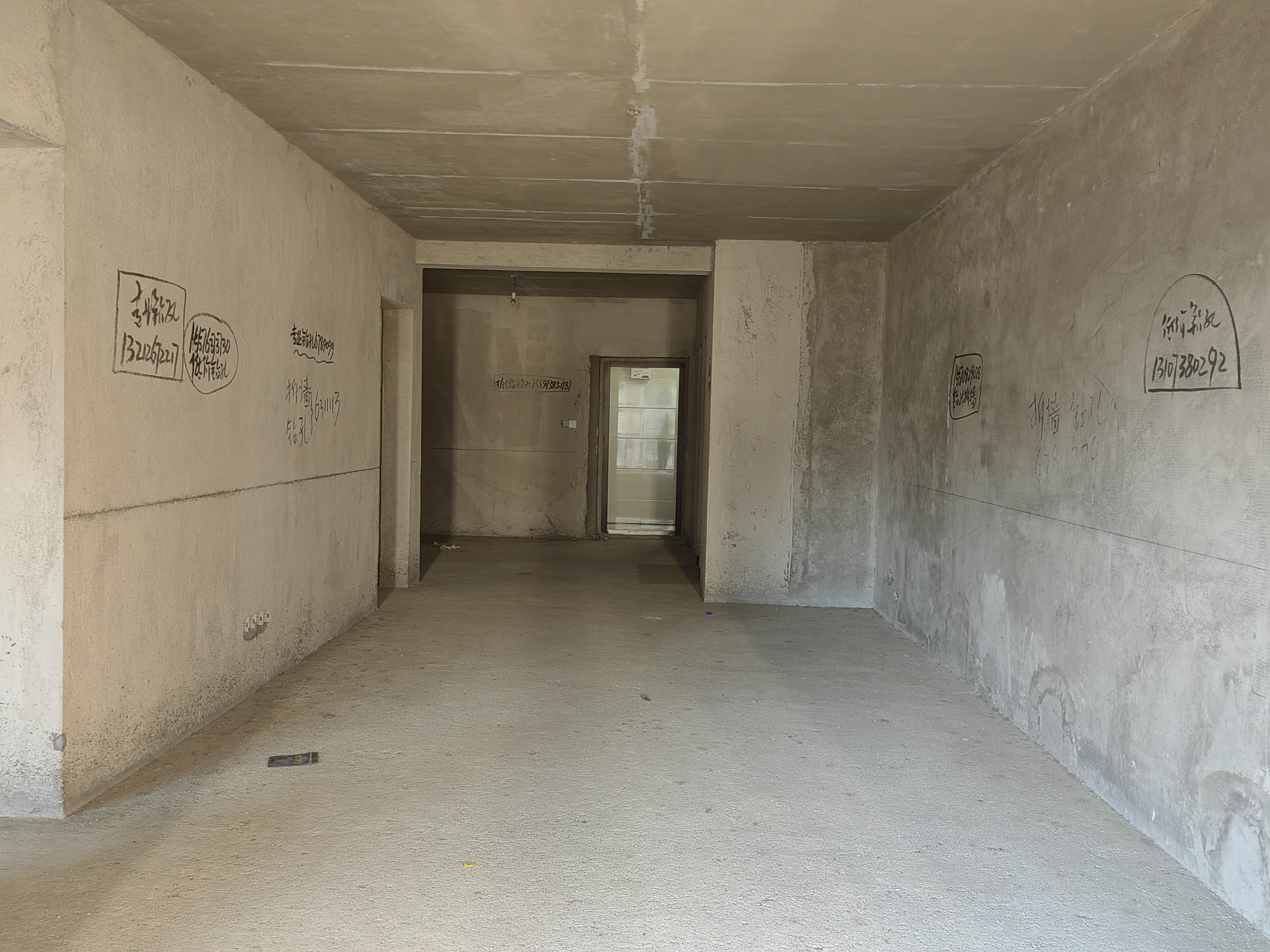 五江碧桂园城市广场 3室2厅2卫 55.8万 五江碧桂园城市广场 3室2厅2卫 55.8万客厅