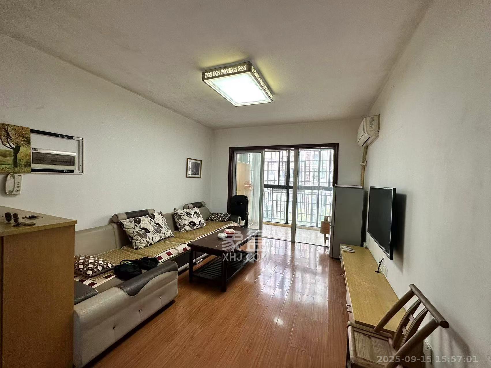 山水新城 2室2厅1卫 1700.0元/月 山水新城 2室2厅1卫 1700.0元/月室内图