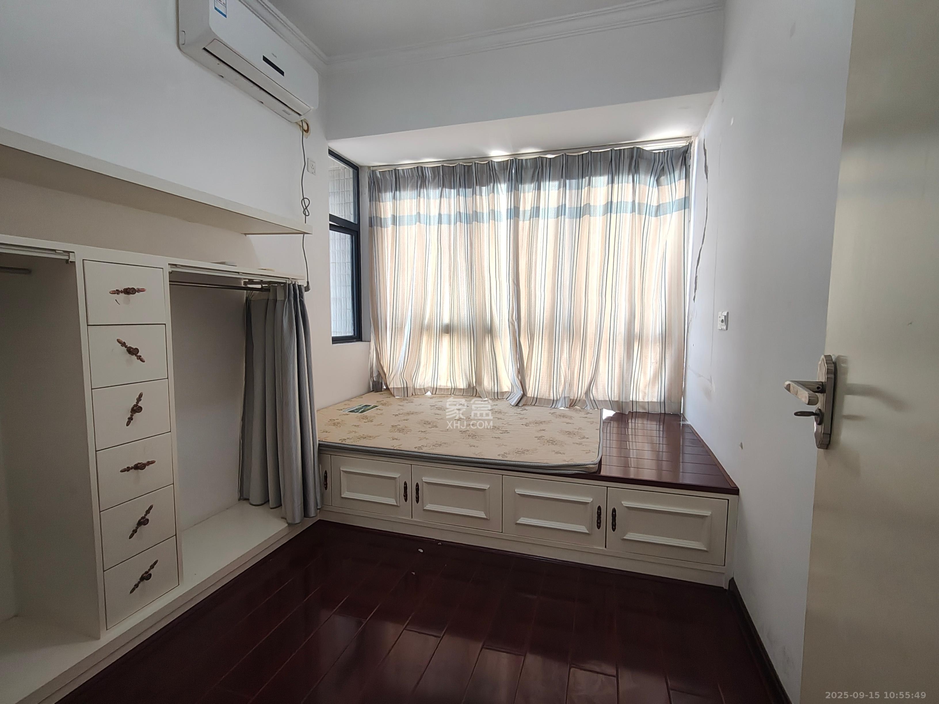 城南故事家园 1室2厅1卫 2500.0元/月 城南故事家园 1室2厅1卫 2500.0元/月室内图