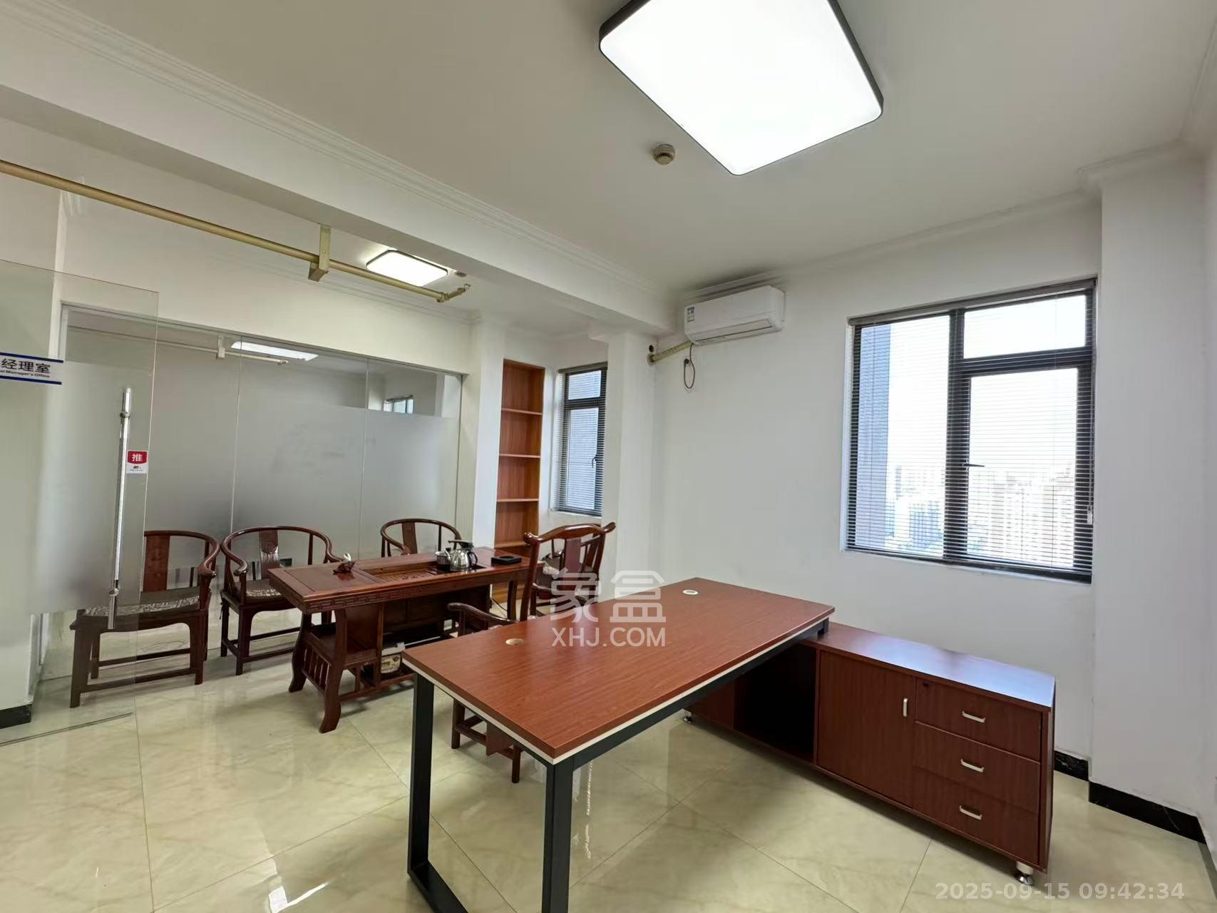 长房中庭国际(东郡华蓉广场) 2室1厅1卫 6300.0元/月 长房中庭国际(东郡华蓉广场) 2室1厅1卫 6300.0元/月室内图