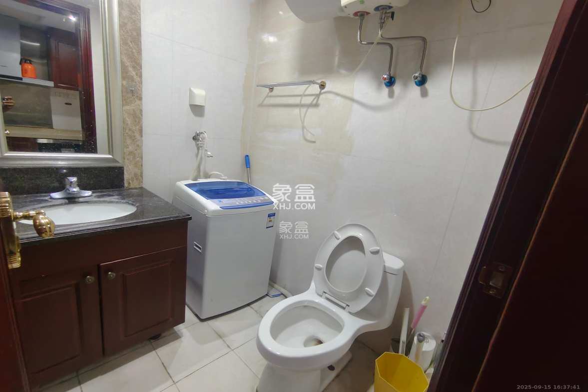 恒大华府 1室1厅1卫 1100.0元/月 恒大华府 1室1厅1卫 1100.0元/月室内图