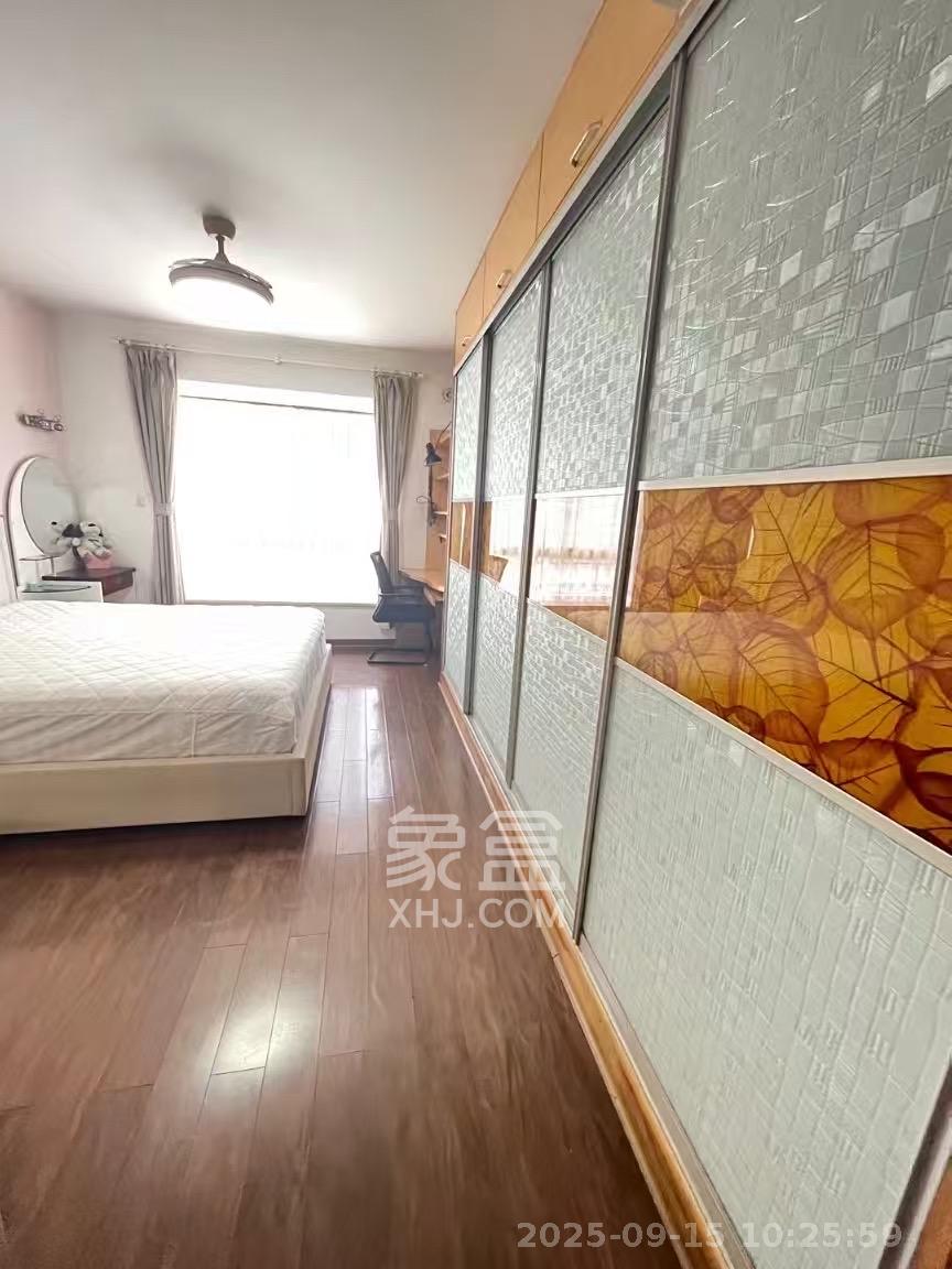 嘉盛逸林园(新合村综合楼) 4室2厅2卫 2800.0元/月 嘉盛逸林园(新合村综合楼) 4室2厅2卫 2800.0元/月室内图