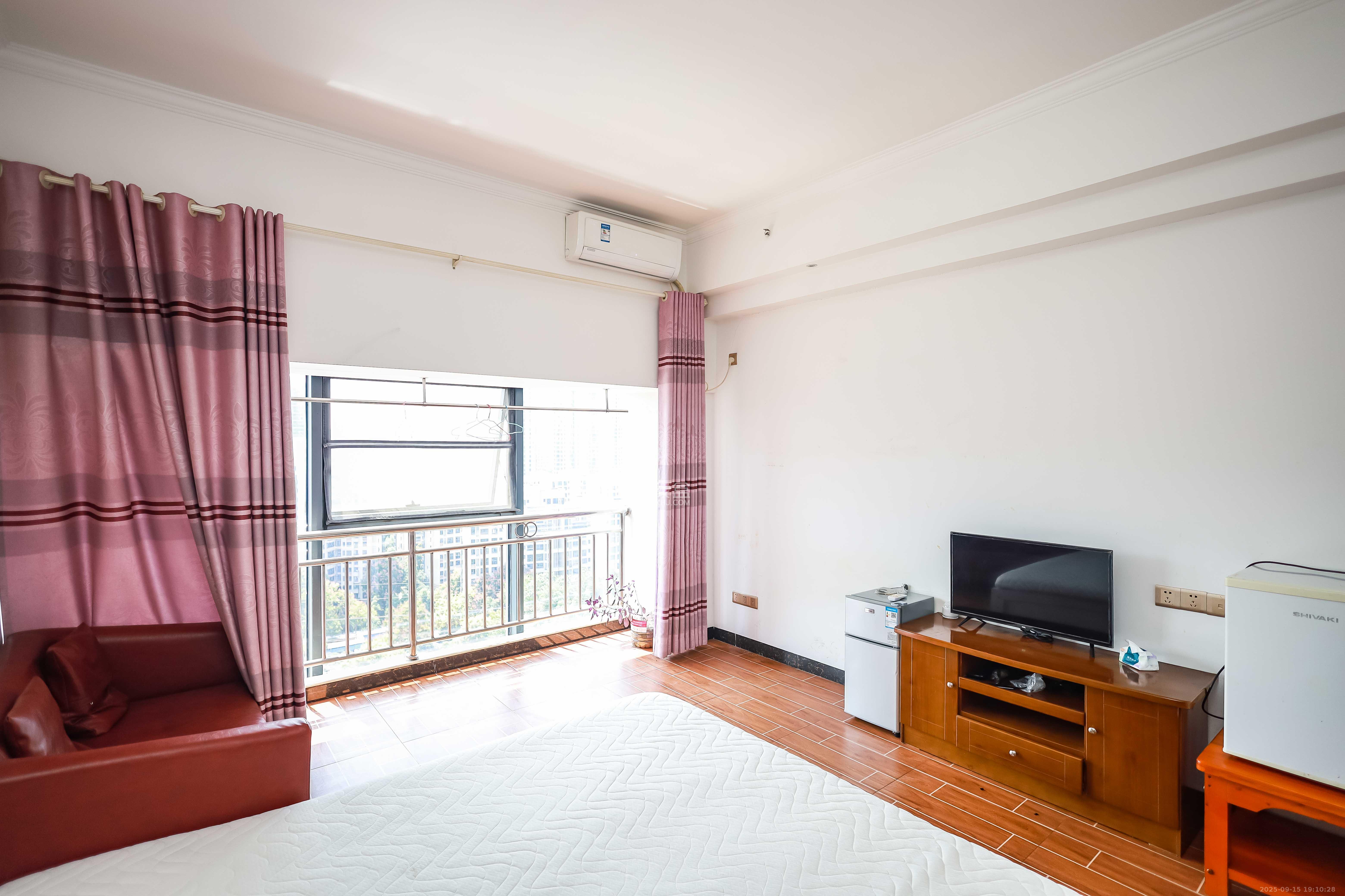 荣盛花语馨苑  1室1厅1卫    19.9万 荣盛花语馨苑  1室1厅1卫    19.9万卧室