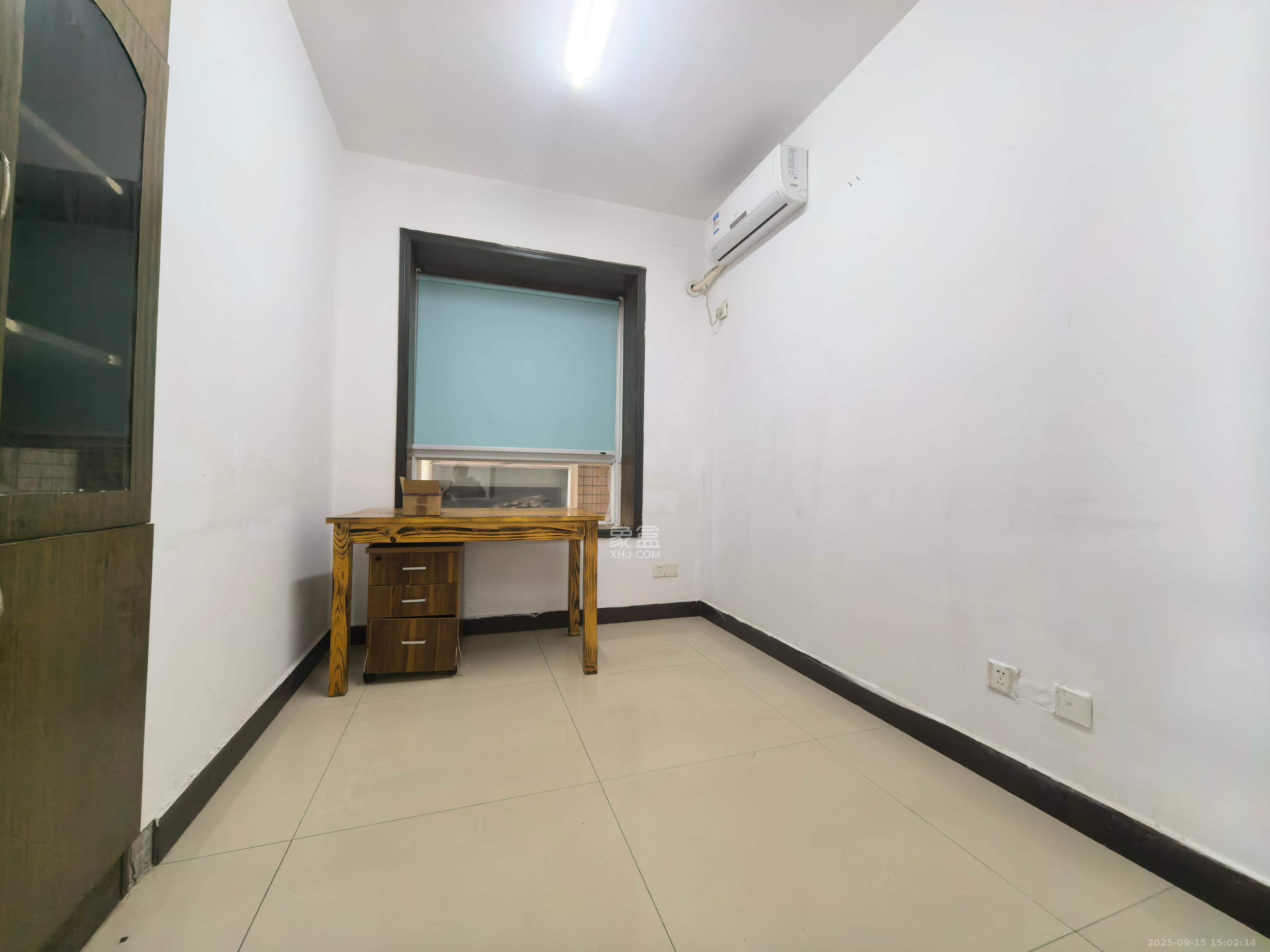 兴威名座  2室2厅1卫    2500.0元/月 兴威名座  2室2厅1卫    2500.0元/月室内图