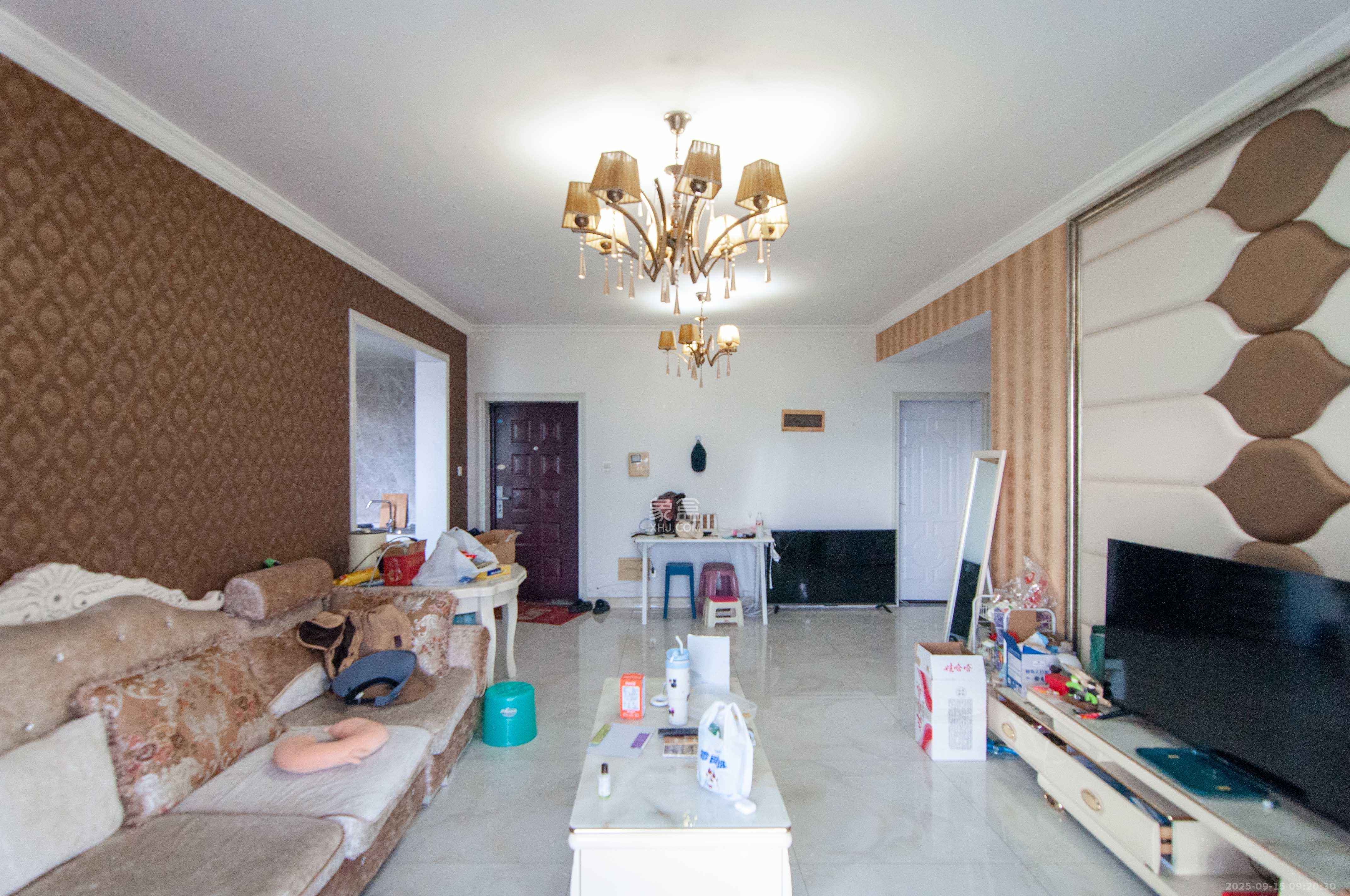 海林馨香雅苑  2室2厅1卫    70.0万客厅