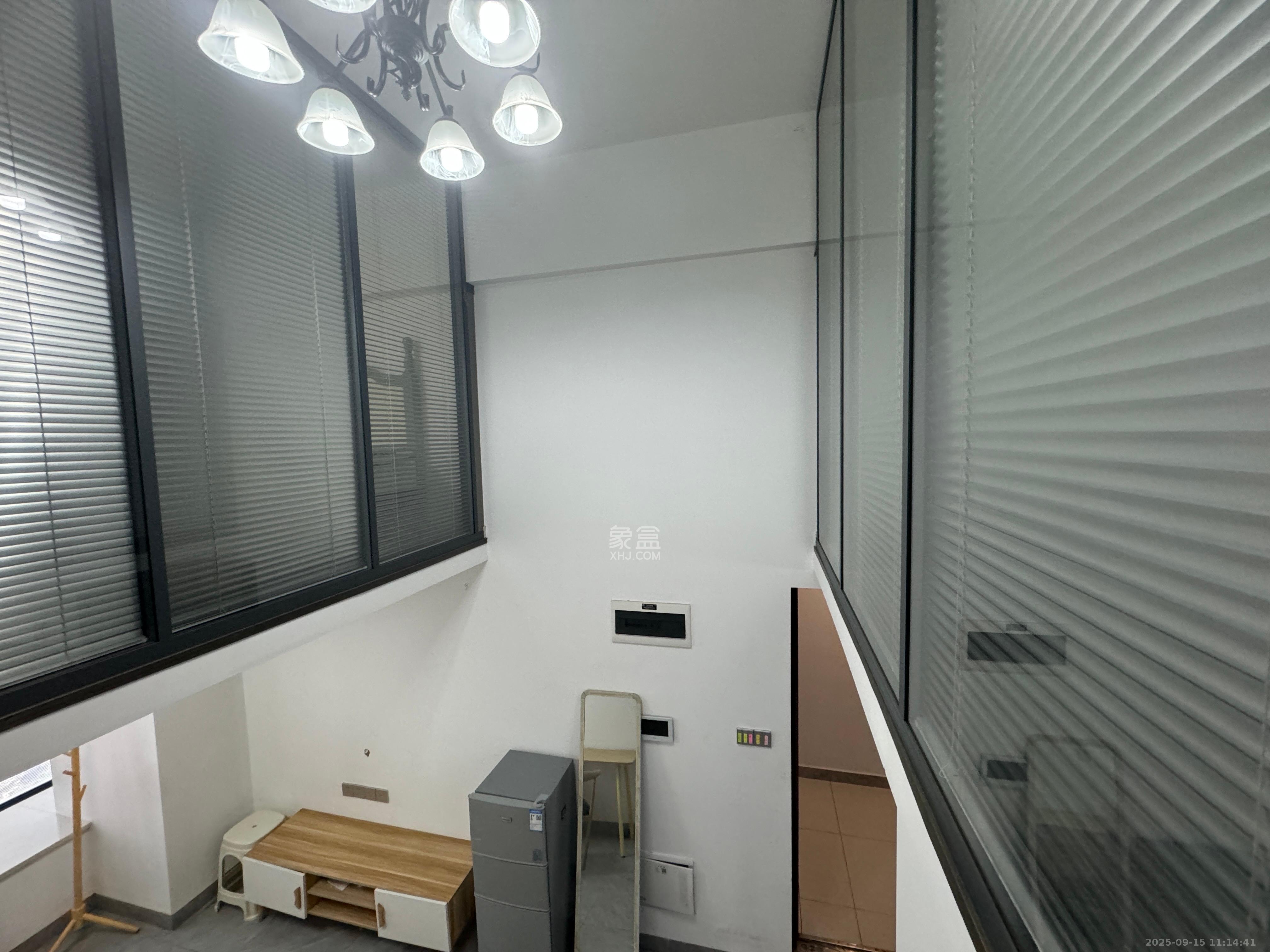 华润翡翠府  2室1厅1卫    1600.0元/月室内图