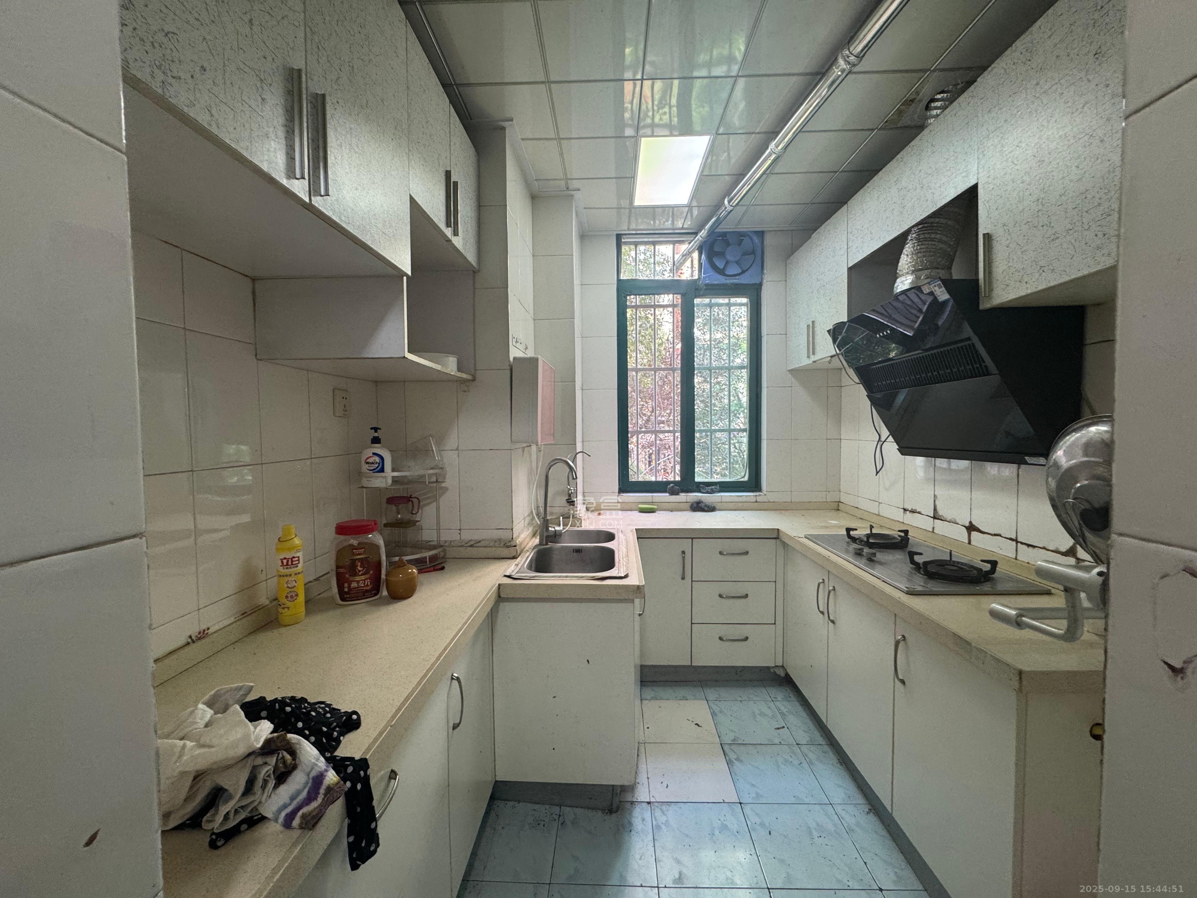 华盛家园  3室2厅2卫    2500.0元/月室内图