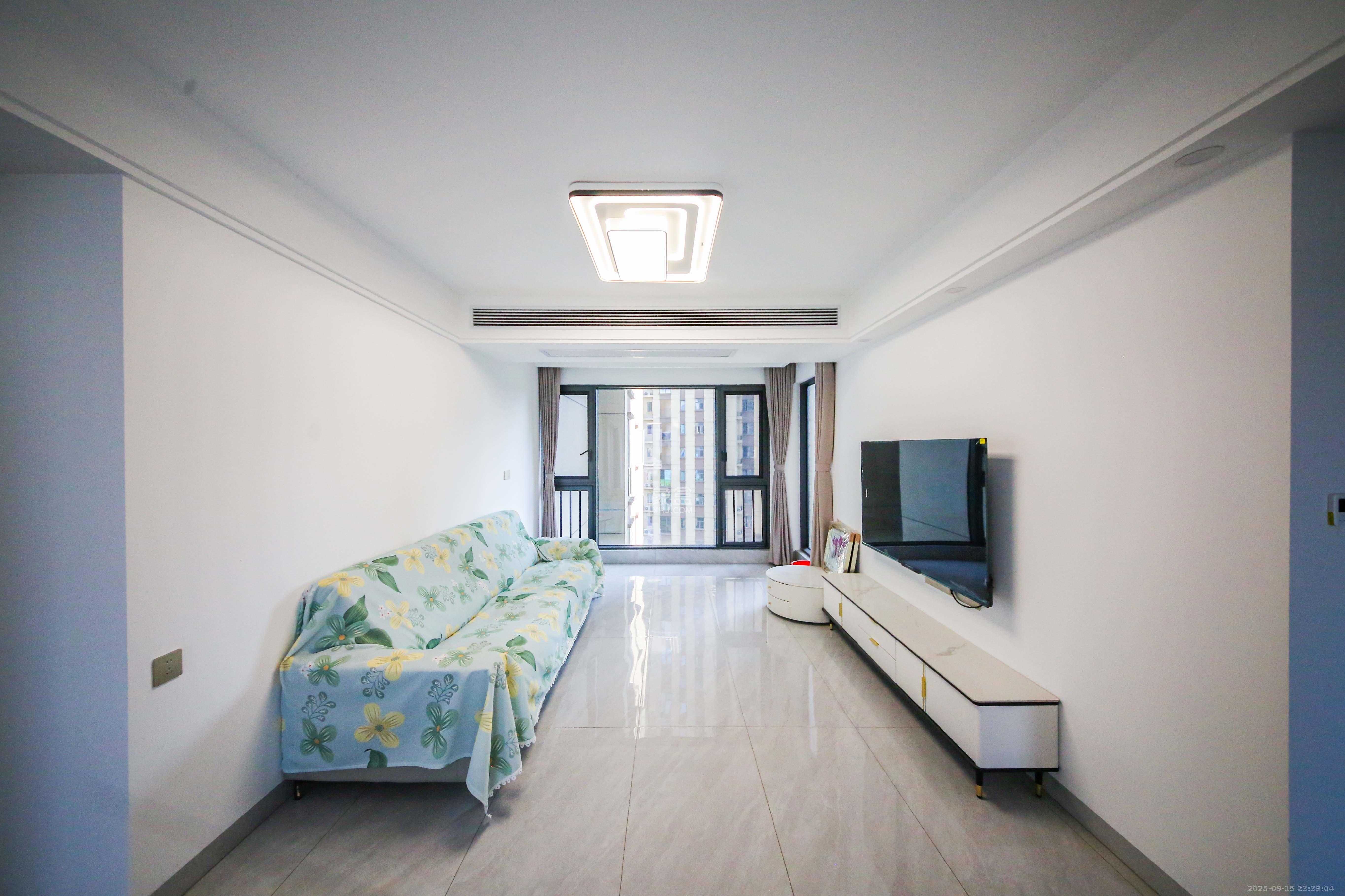 中建钰和城 3室2厅1卫 145.0万 中建钰和城 3室2厅1卫 145.0万客厅