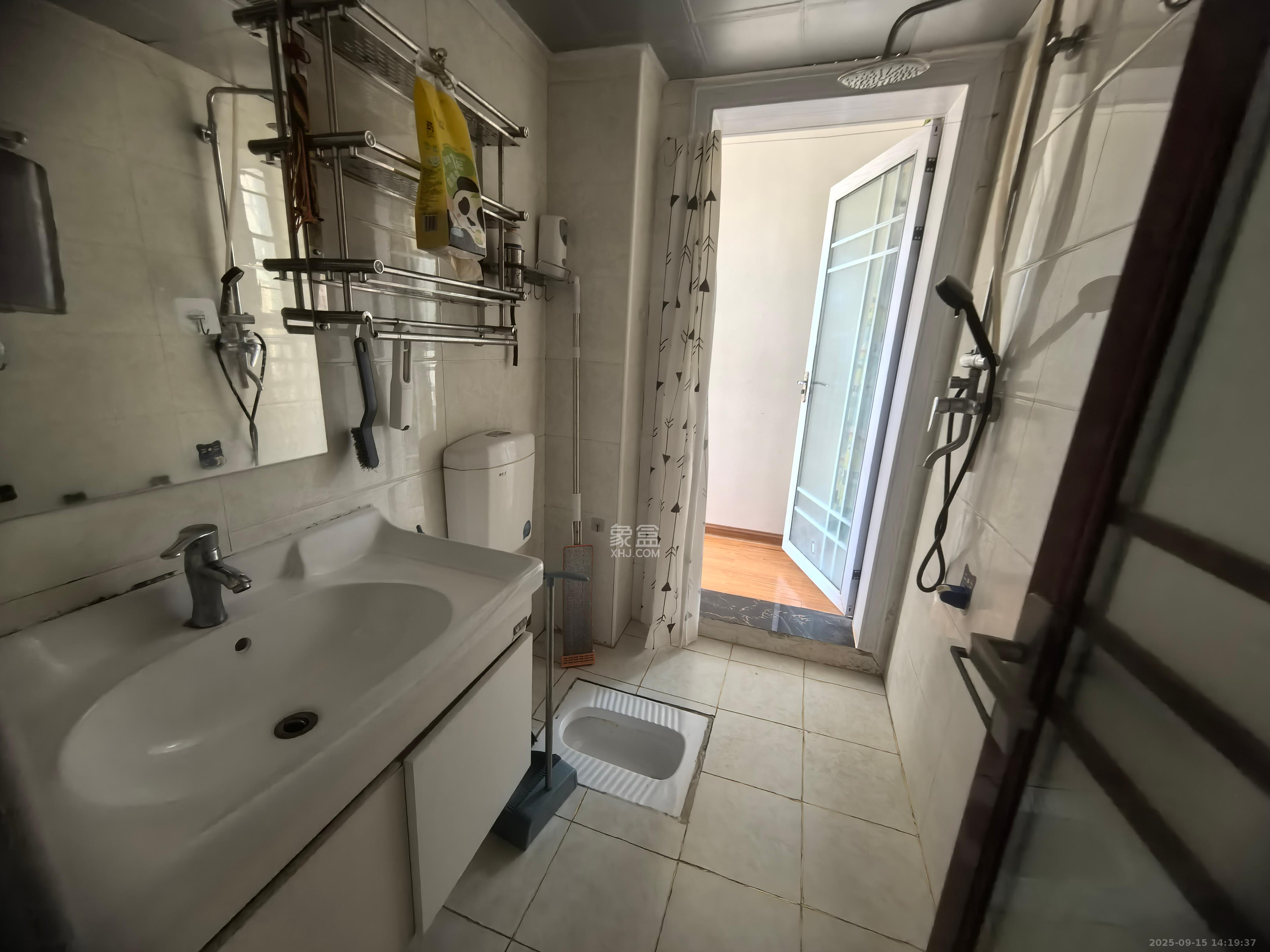 安泰嘉园(湘府邻伴) 2室2厅1卫 2300.0元/月 安泰嘉园(湘府邻伴) 2室2厅1卫 2300.0元/月室内图