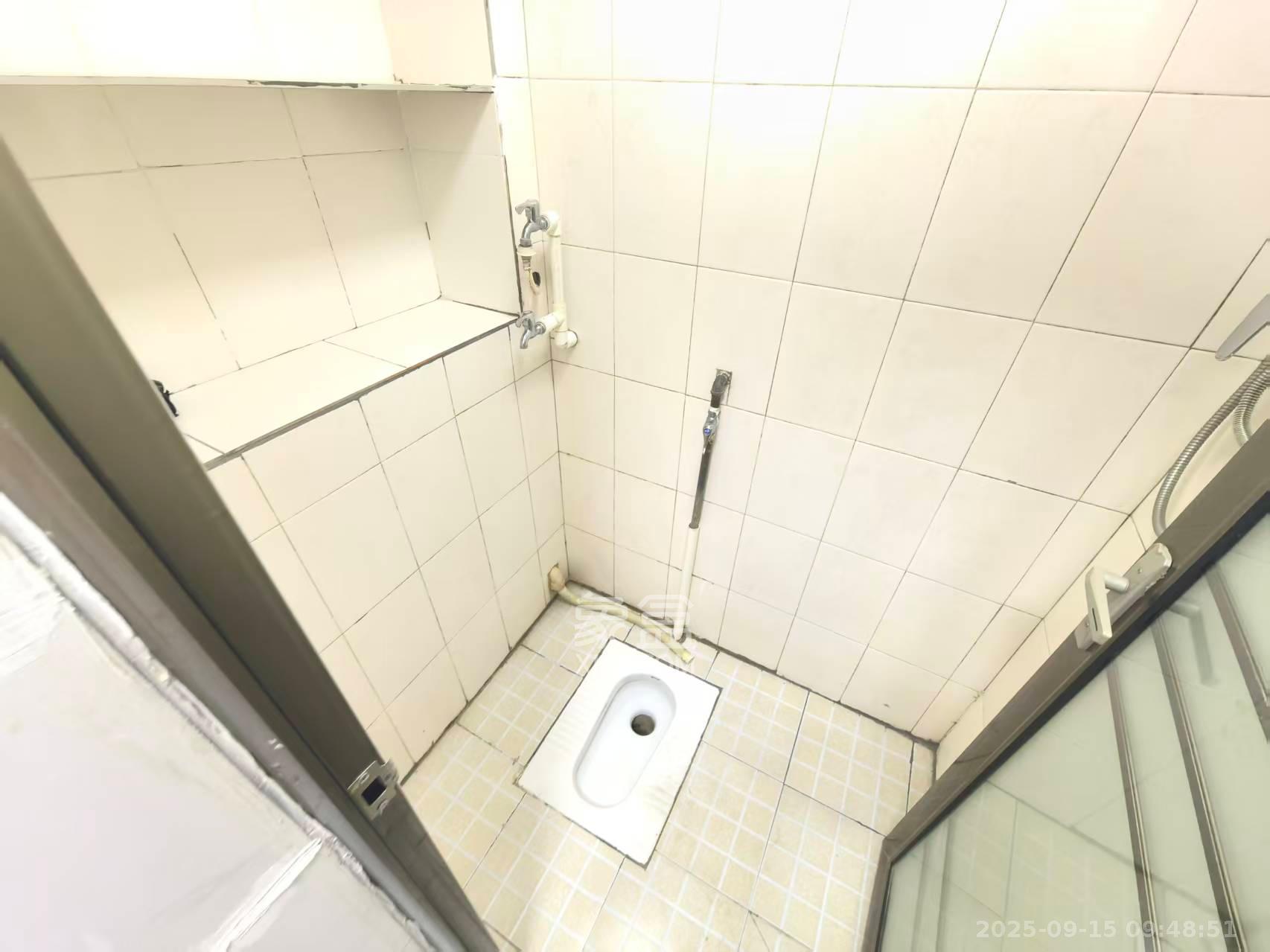 望月湖小区十片  3室2厅1卫    2100.0元/月室内图