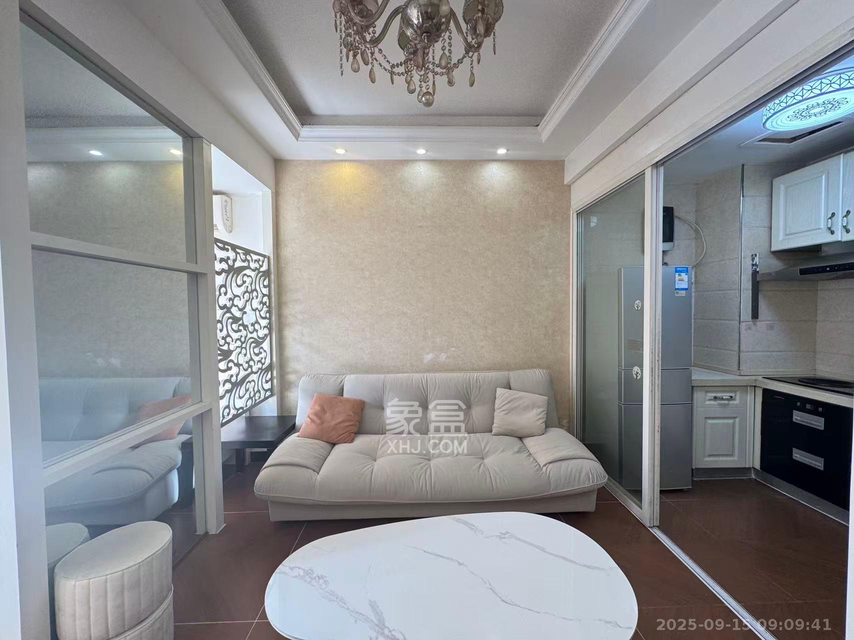 麓谷明珠  1室1厅1卫    1800.0元/月室内图1