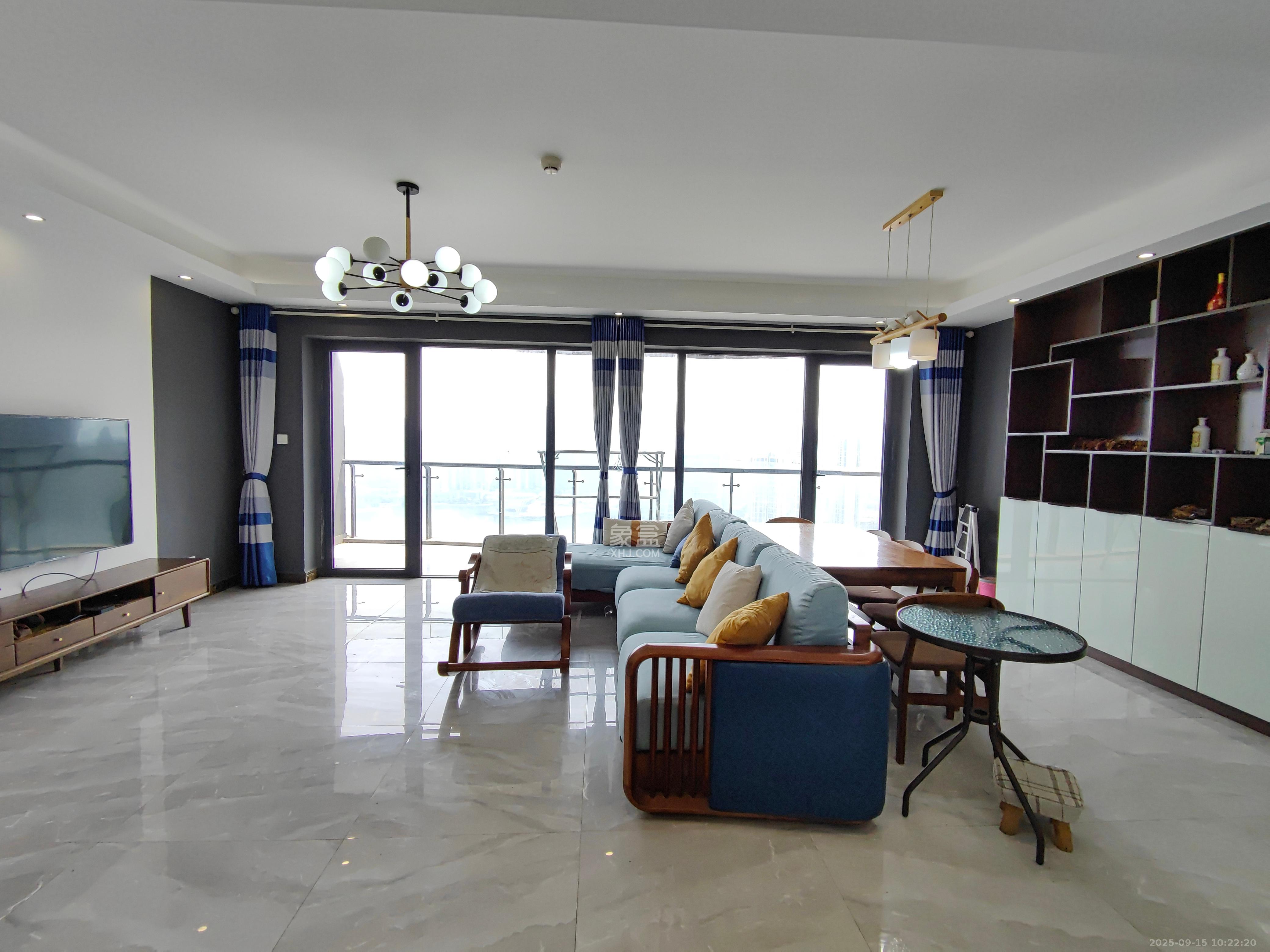 天祥水晶湾 4室2厅2卫 5000.0元/月 天祥水晶湾 4室2厅2卫 5000.0元/月室内图