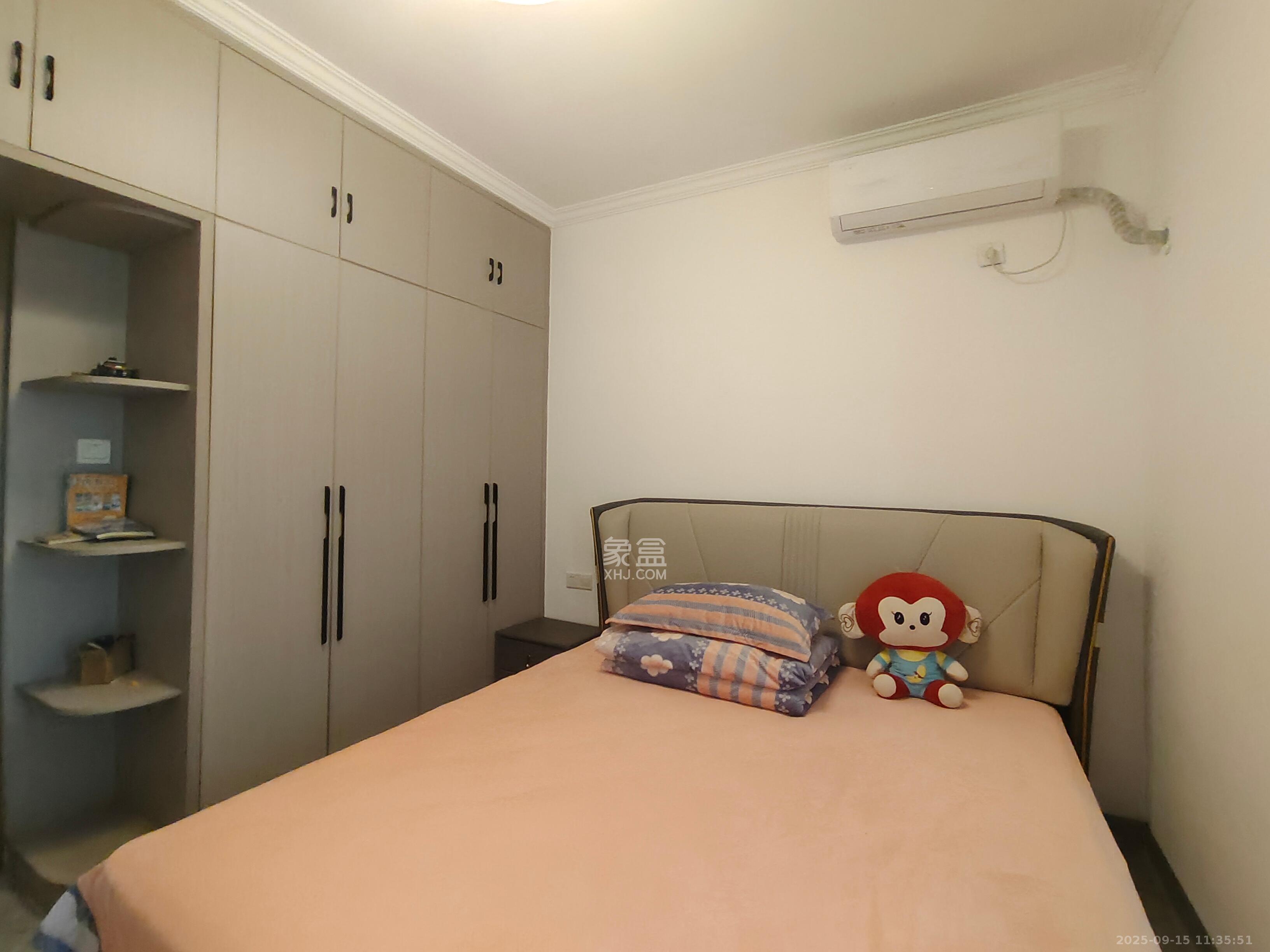 深业睿城  4室2厅2卫    3400.0元/月室内图