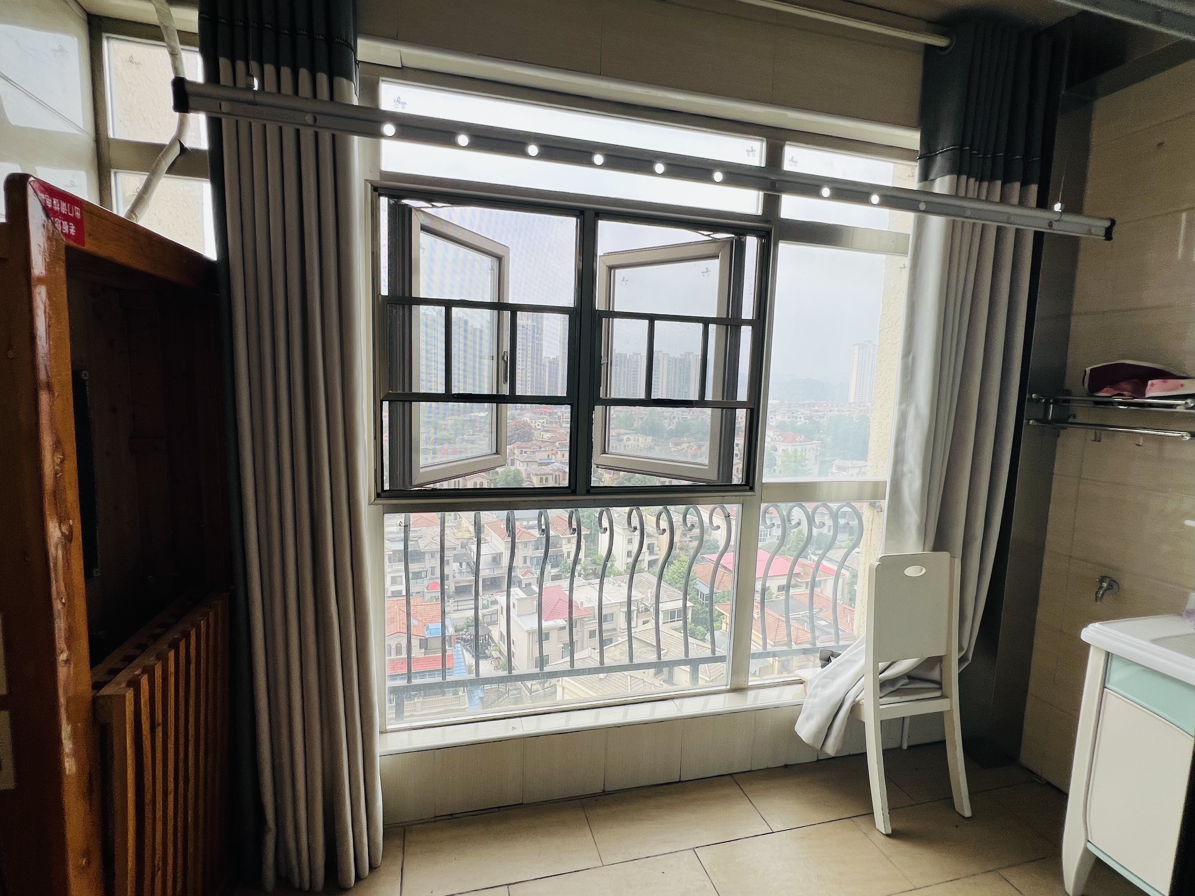 碧桂园 3室2厅1卫 1800.0元/月 碧桂园 3室2厅1卫 1800.0元/月室内图