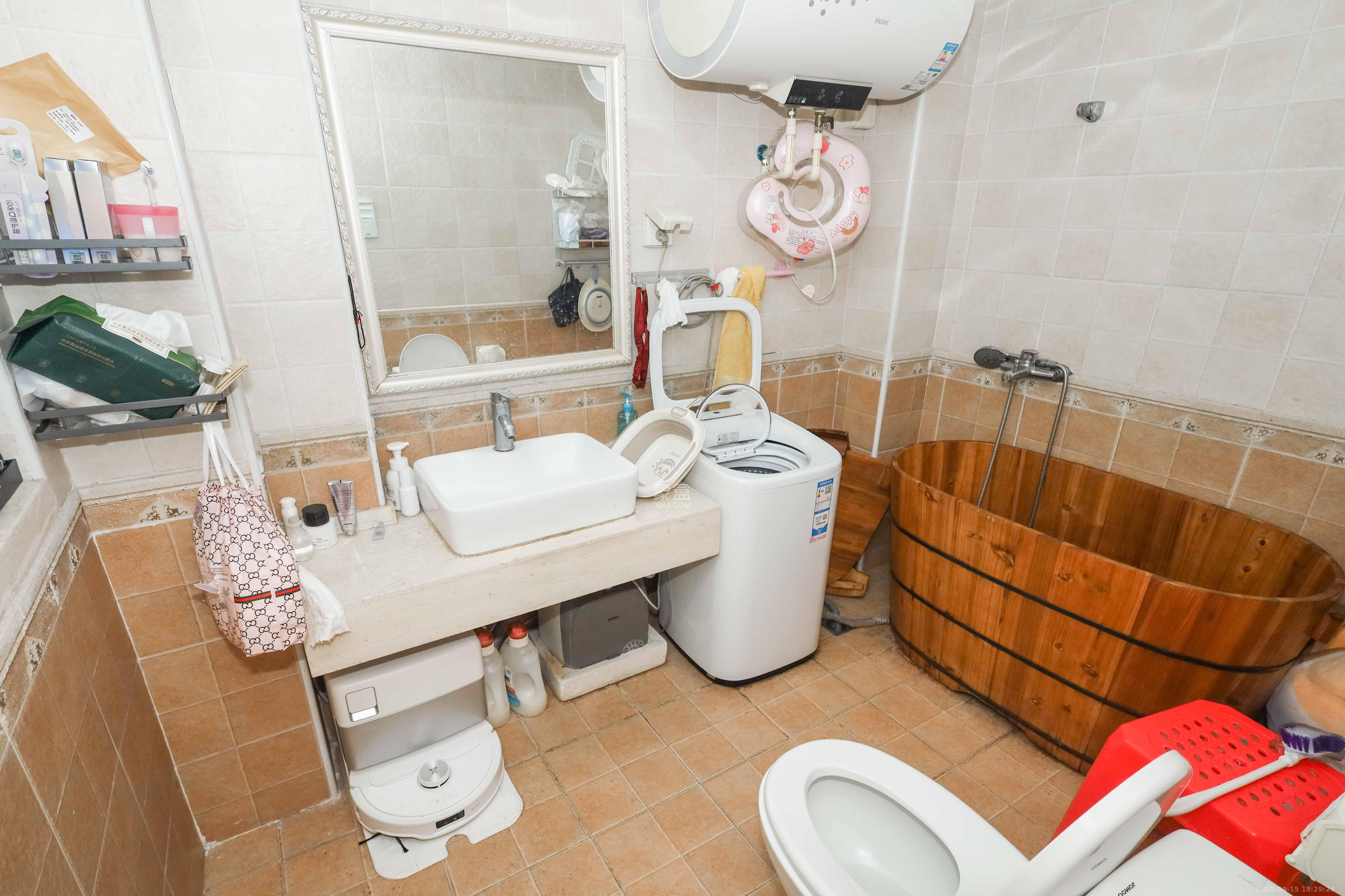 涉外花园 3室2厅2卫 72.0万 涉外花园 3室2厅2卫 72.0万卫生间