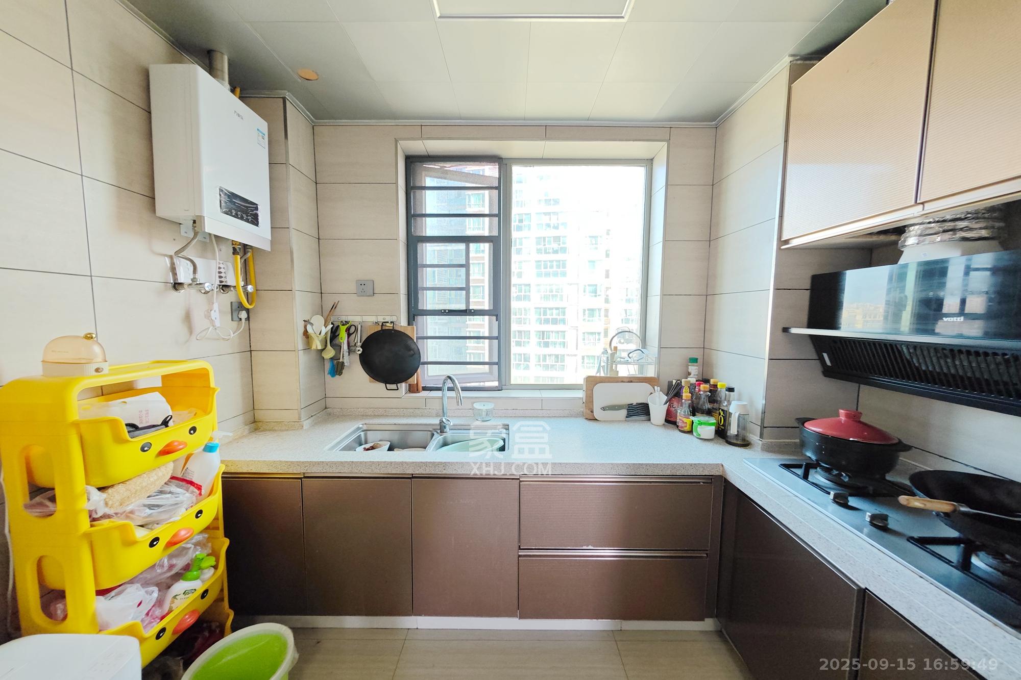 新城新世界一二三期  3室2厅1卫    86.0万厨房