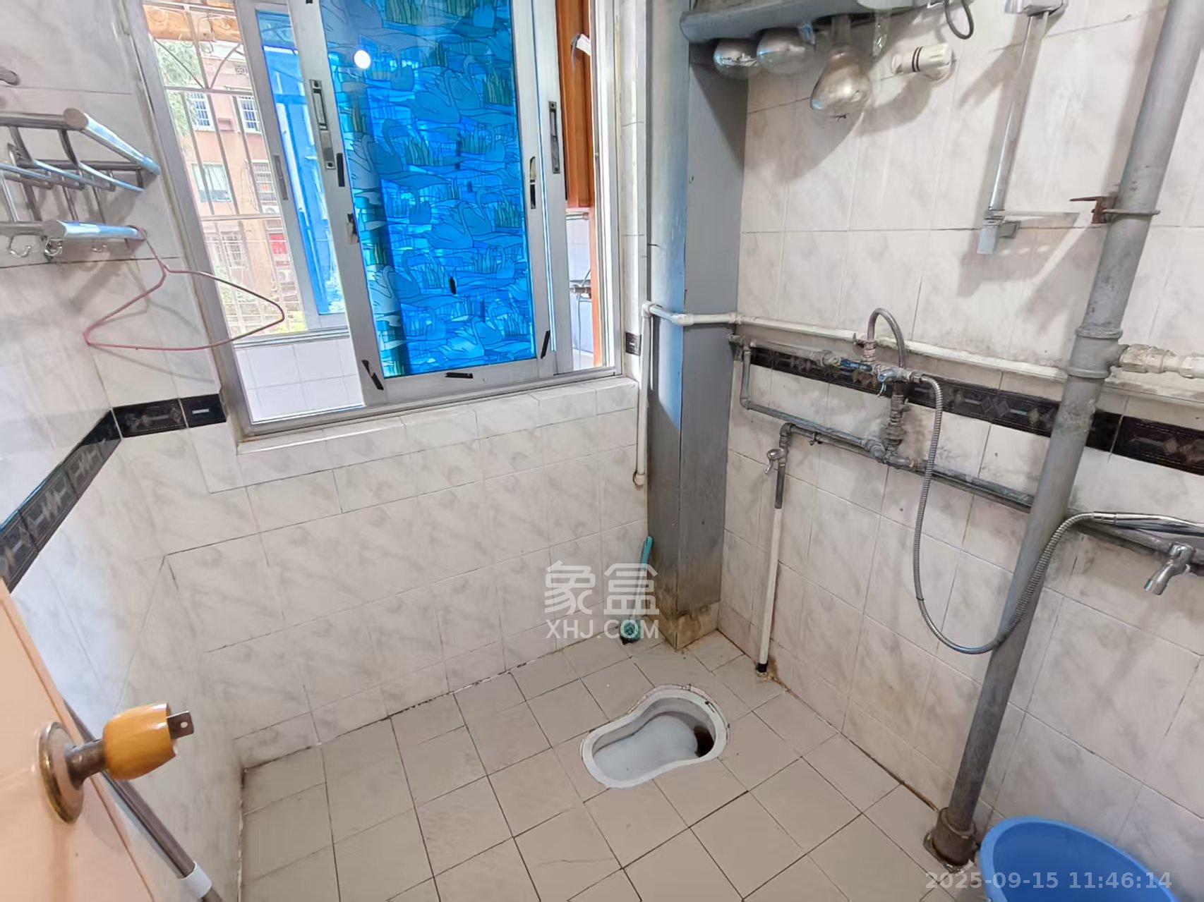 刑警之家  3室2厅2卫    2000.0元/月室内图