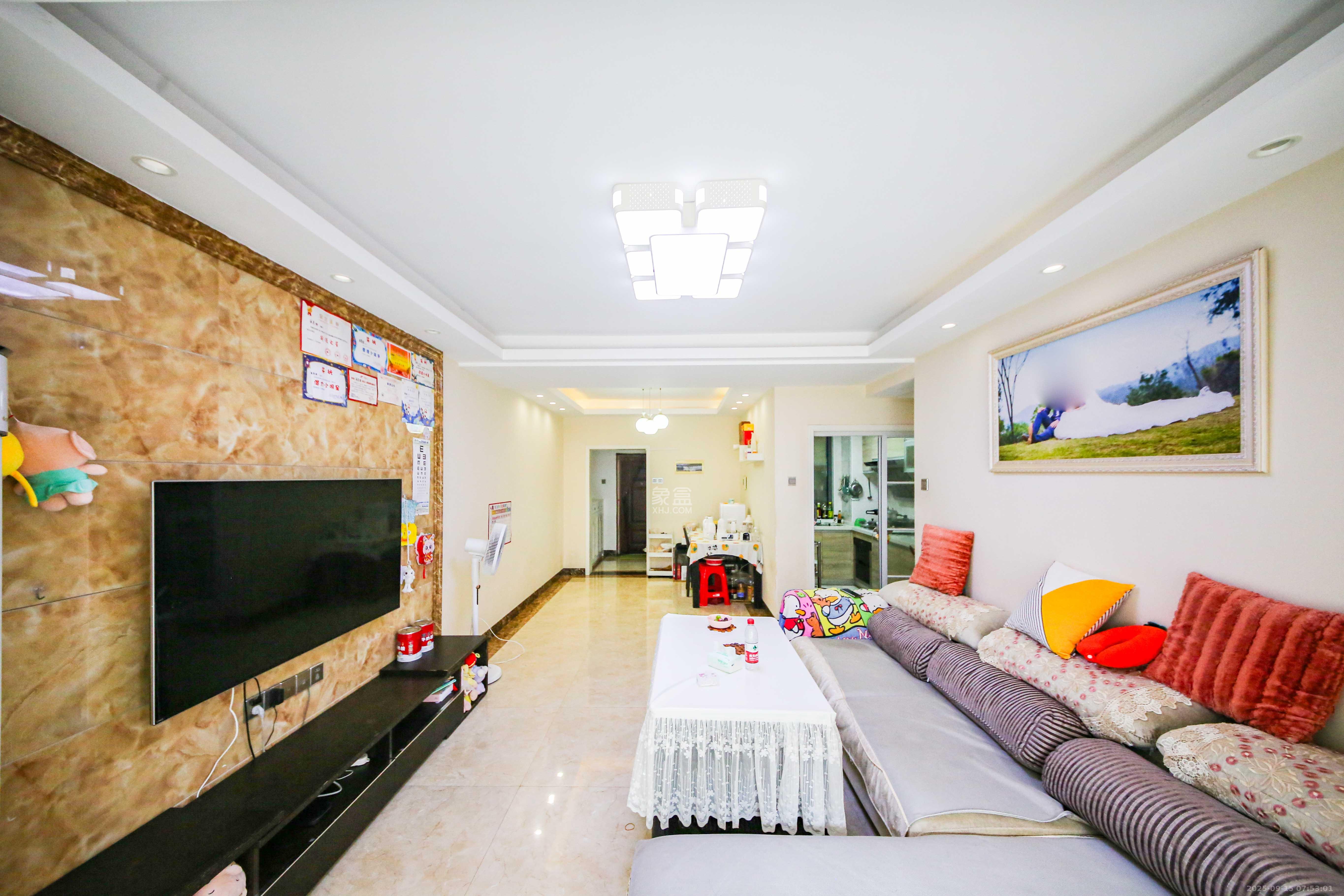 鑫远御文台一期 3室2厅1卫 97.0万 鑫远御文台一期 3室2厅1卫 97.0万客厅