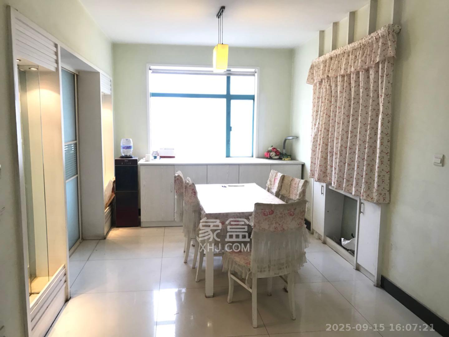 美林景园  4室2厅2卫    3500.0元/月室内图