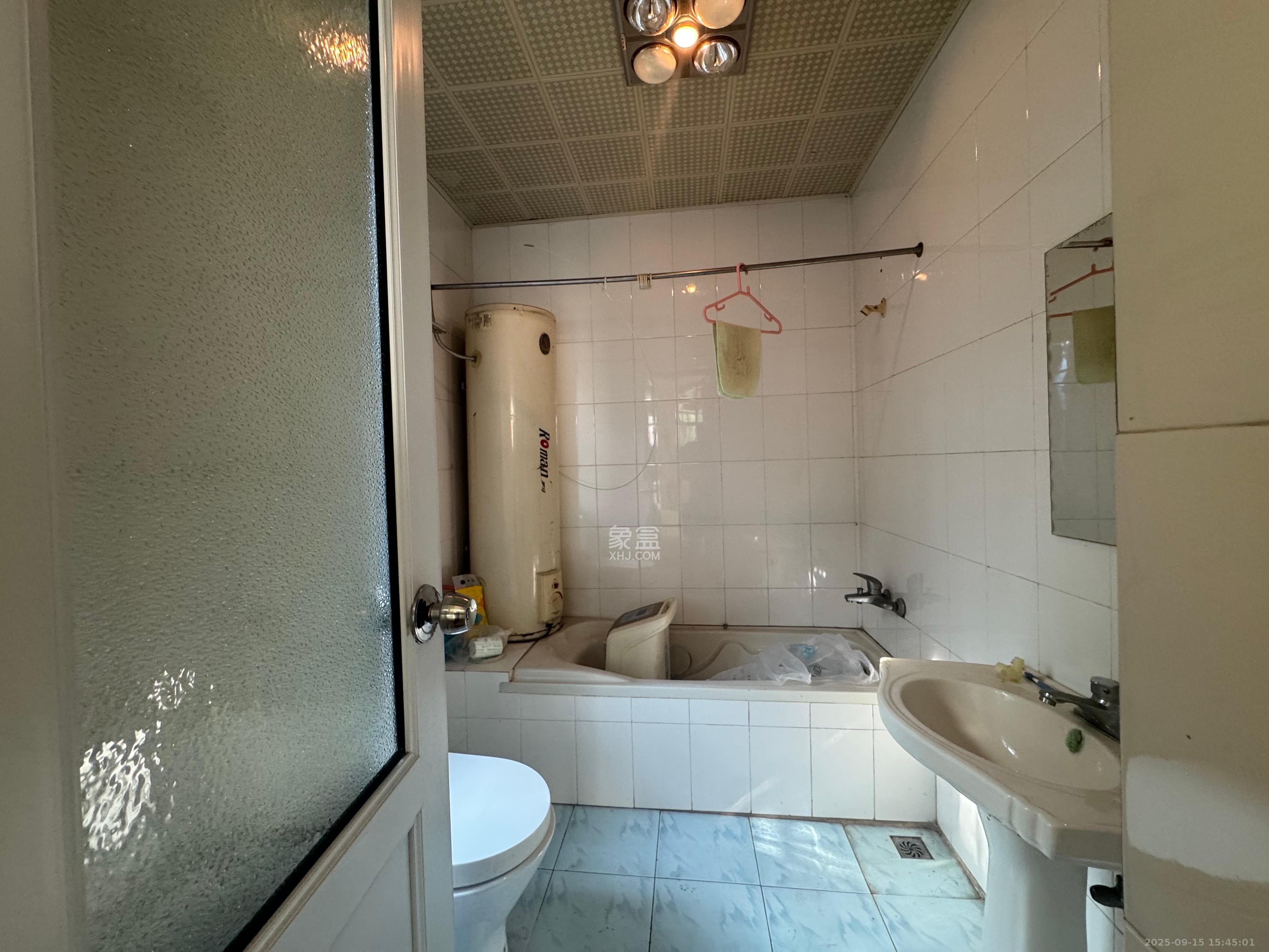 华盛家园  3室2厅2卫    2500.0元/月室内图