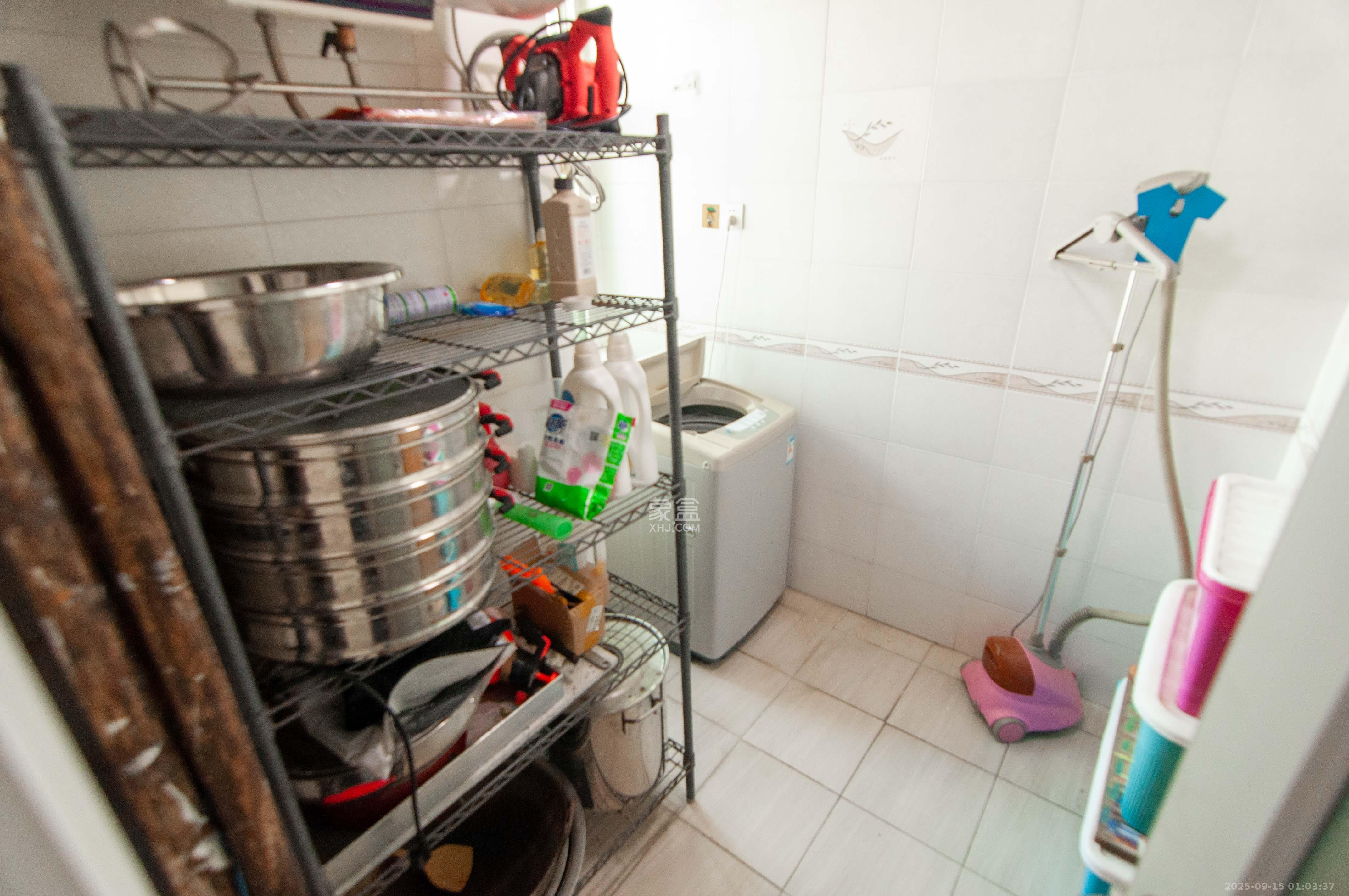 广厦新苑  4室2厅2卫    138.0万卫生间